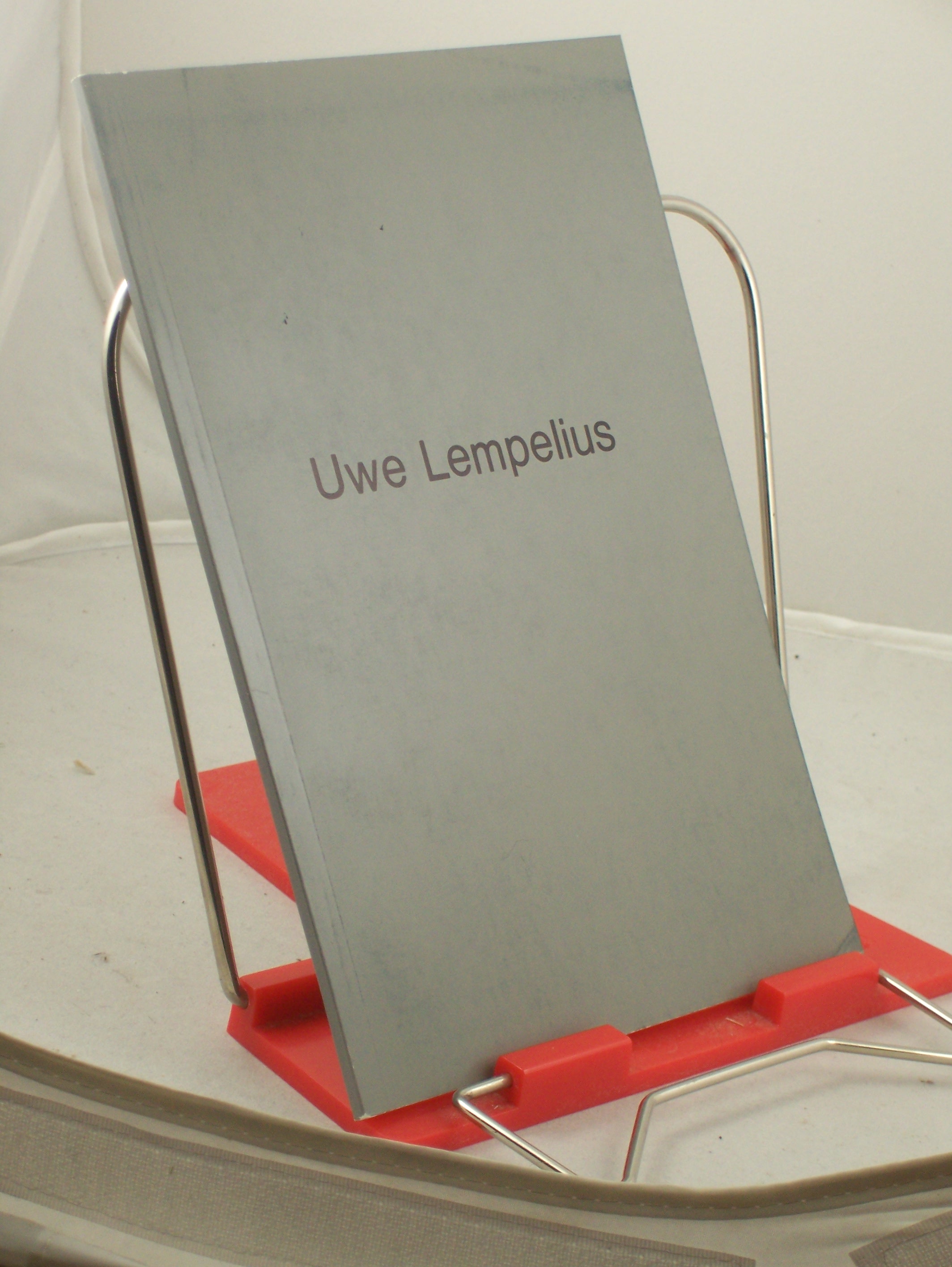 Artikelbild 1 des Artikels “Uwe Lempelius 100 Bilder aus 3 Jahrzehnten, Reliefbilder, Ölbilder,
Aquarelle, Gouachen, Zeichnungen “