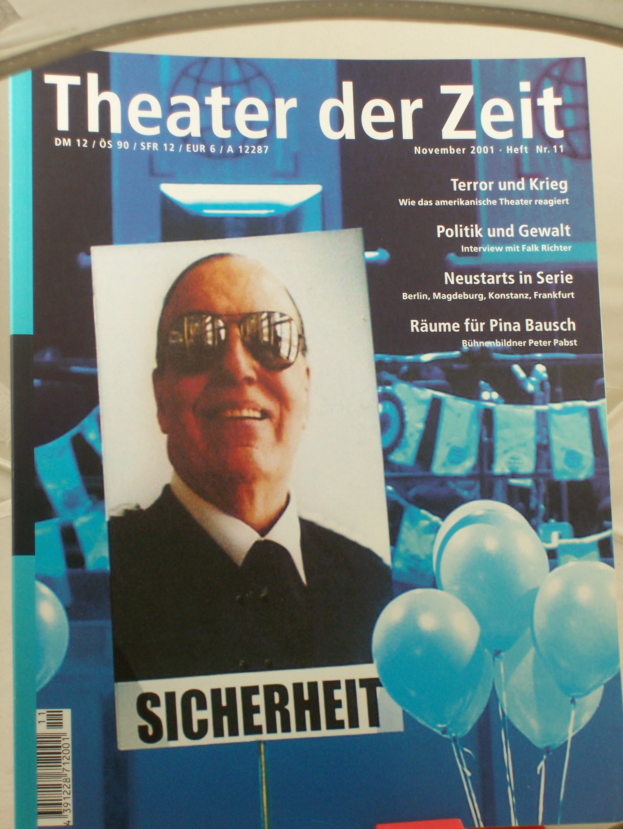 Artikelbild 1 des Artikels “Heft 11/2001 Terror und Krieg Wie das amerikanische Theater reagiert “