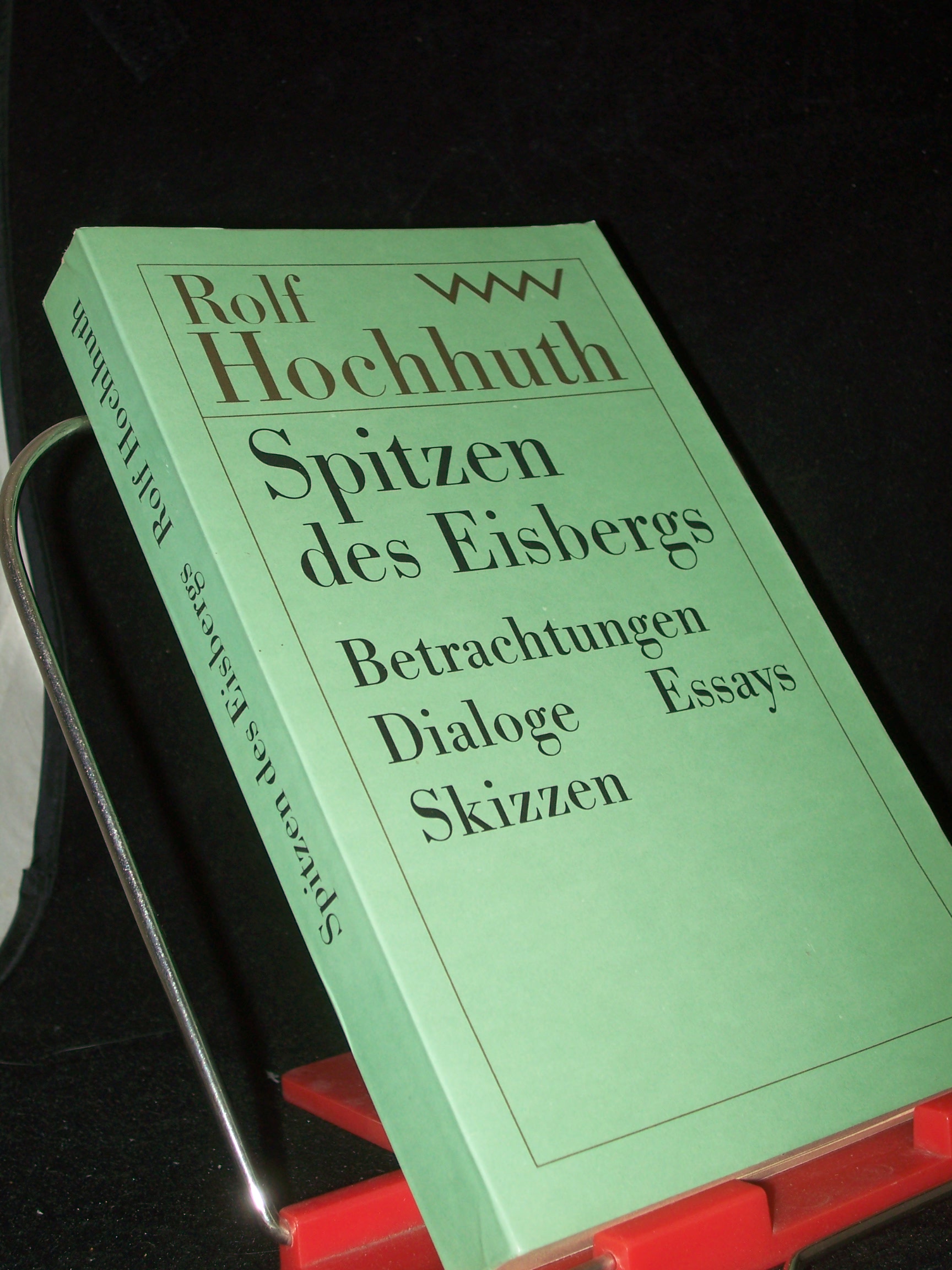 Artikelbild 1 des Artikels “Spitzen des Eisbergs : Betrachtungen, Dialoge, Essays, Skizzen / Rolf
Hochhuth. Hrsg. von Dietrich Simon “