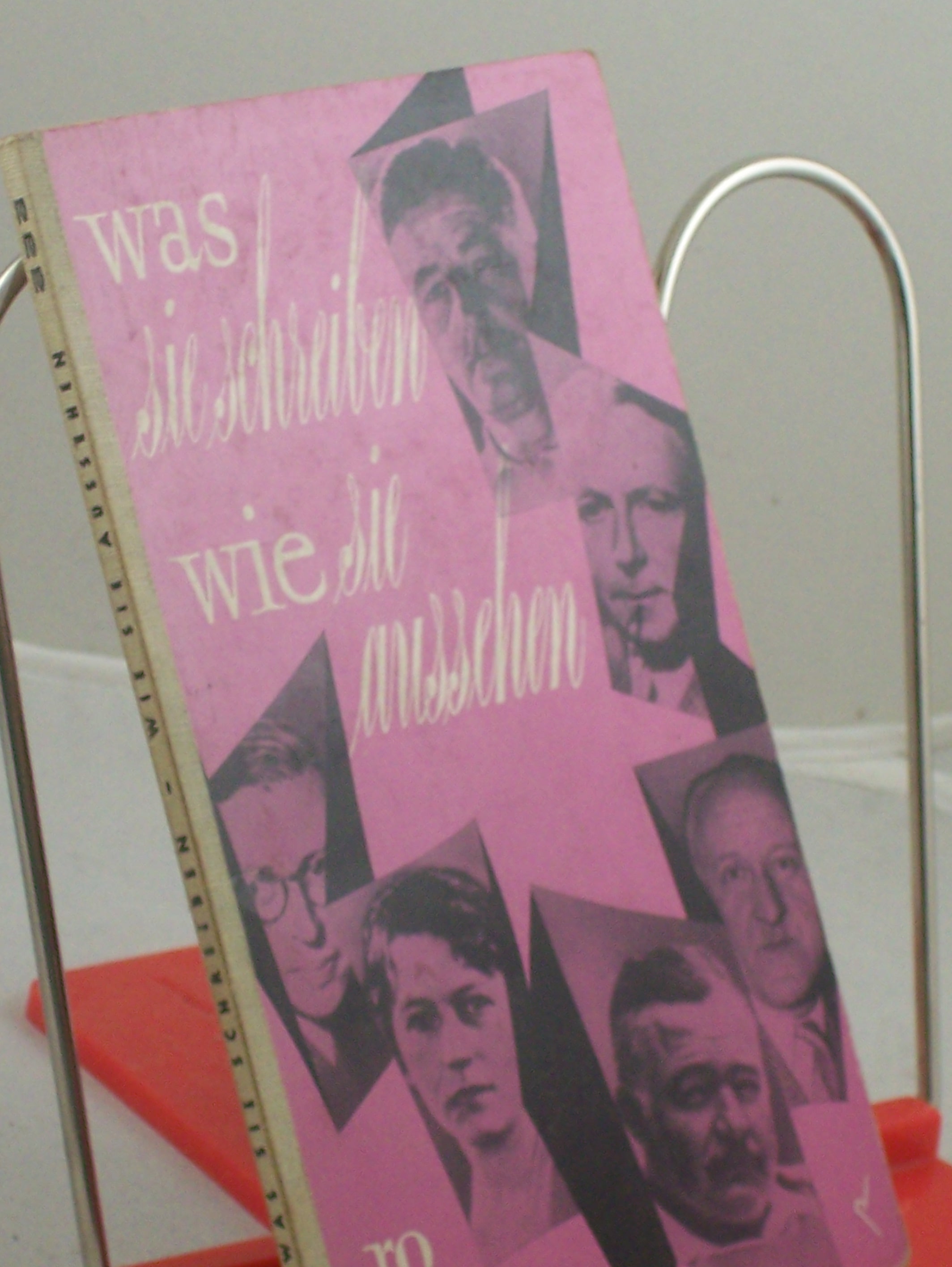 Artikelbild 1 des Artikels “Was sie schreiben, wie sie aussehen / Hrsg. zum 200. Bd. d. rororo Taschenbücher “