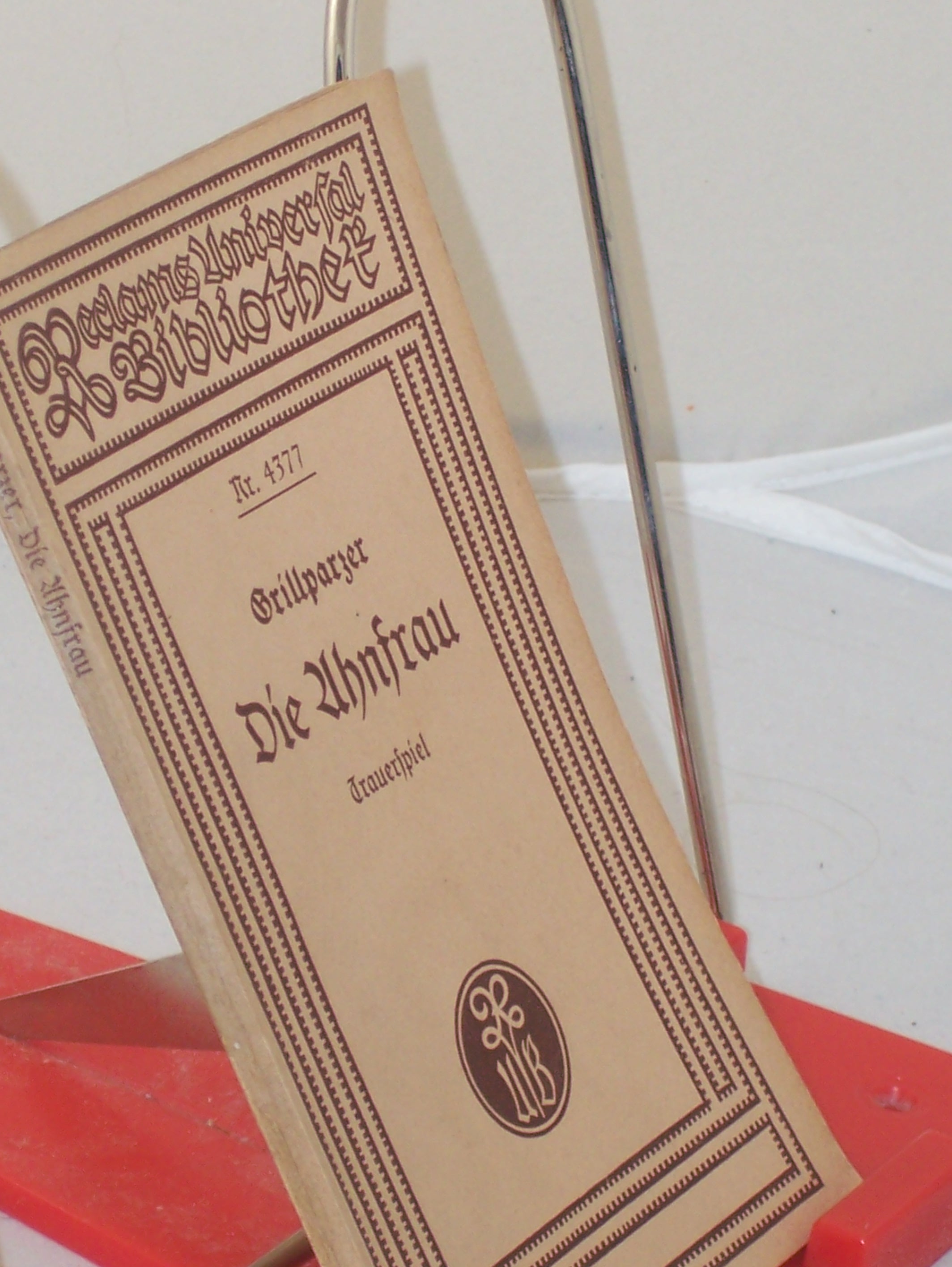 Artikelbild 1 des Artikels “Die Ahnfrau : Trauersp. in 5 Aufz. / Franz Grillparzer “