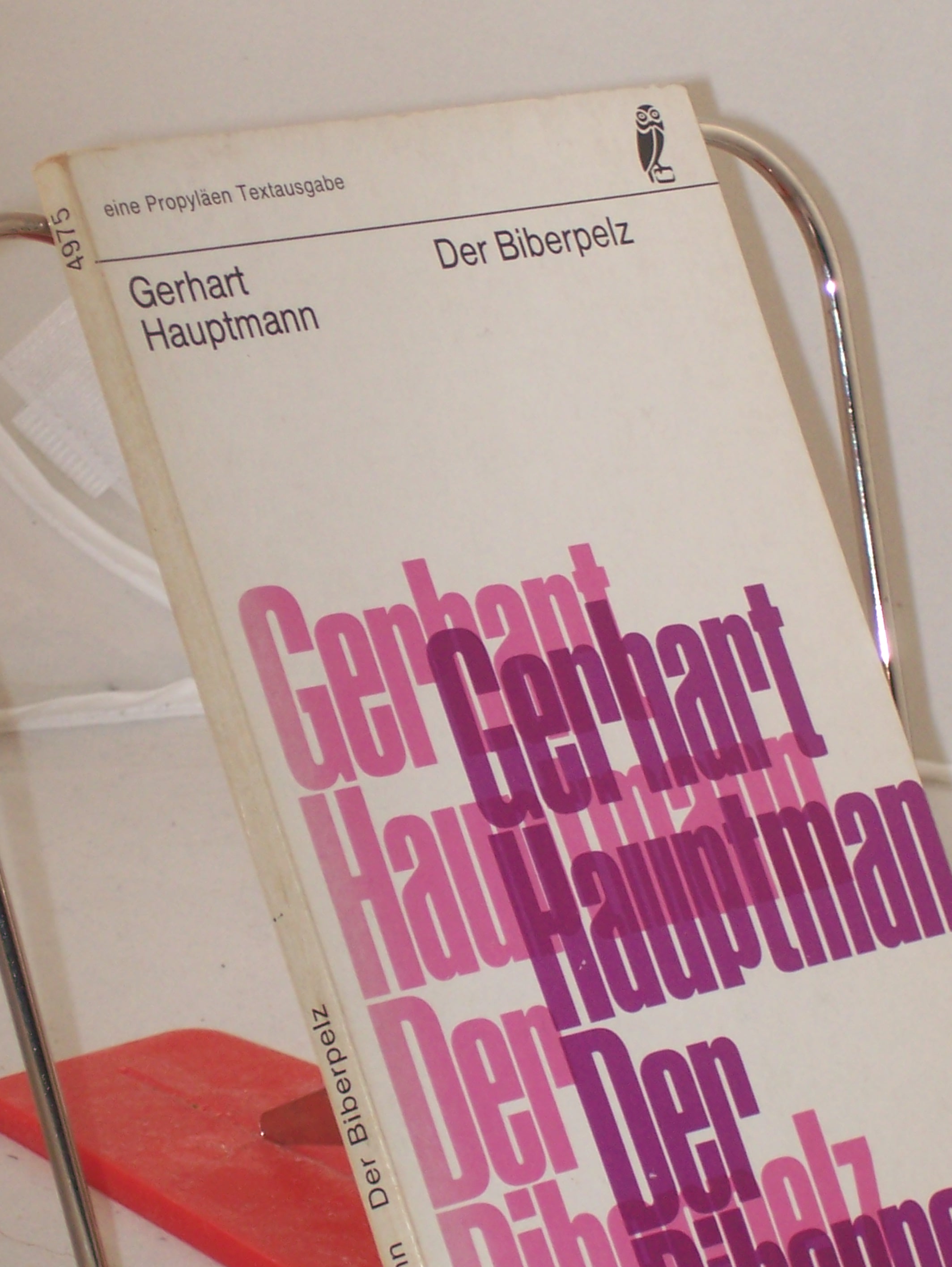 Artikelbild 1 des Artikels “Der Biberpelz : Eine Diebskomödie / Gerhart Hauptmann. Mit e. Nachw.
von Hubert Razinger “