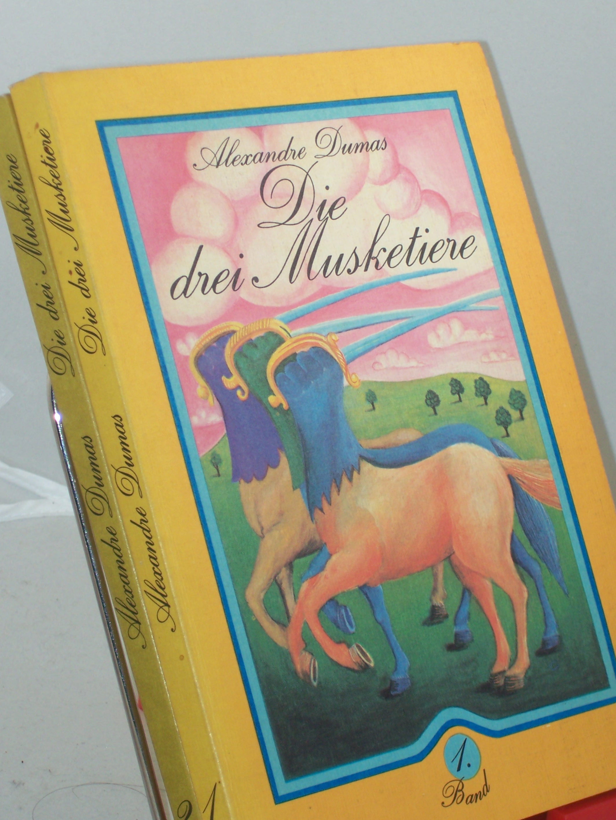 Artikelbild 1 des Artikels “Die drei Musketiere / Alexandre Dumas. [Aus d. Franz. übers. von
Herbert Bräuning] 2 Bände “