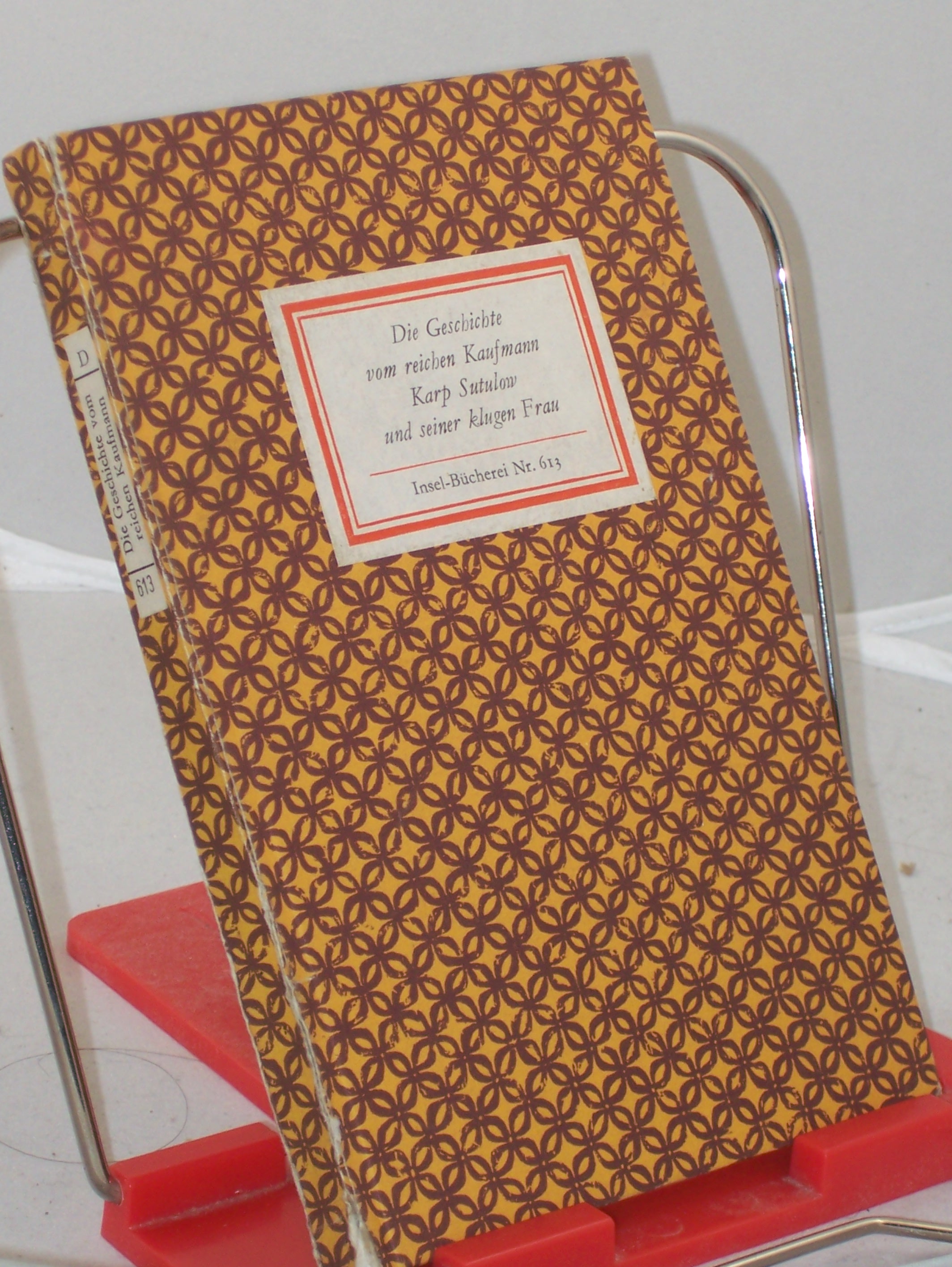 Artikelbild 1 des Artikels “Die Geschichte vom reichen und angesehenen Kaufmann Karp Sutulow und seiner überaus klugen Frau, die ihr eheliches Lager nicht entehrte : russ. Erzählungen u. Satiren d. 17. Jh. / hrsg. von Helmut Grasshoff. Übers. aus d. Russ. von Helmut G “