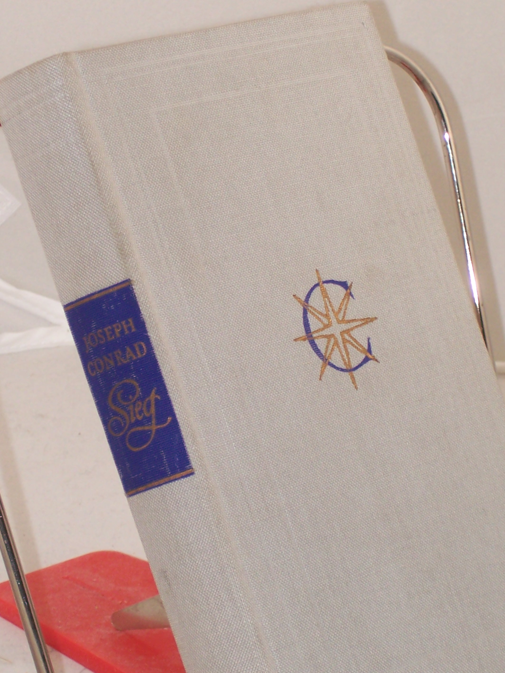 Artikelbild 1 des Artikels “Sieg : Geschichte e. Insel / Joseph Conrad. Aus d. Engl. von Peter
Meier “