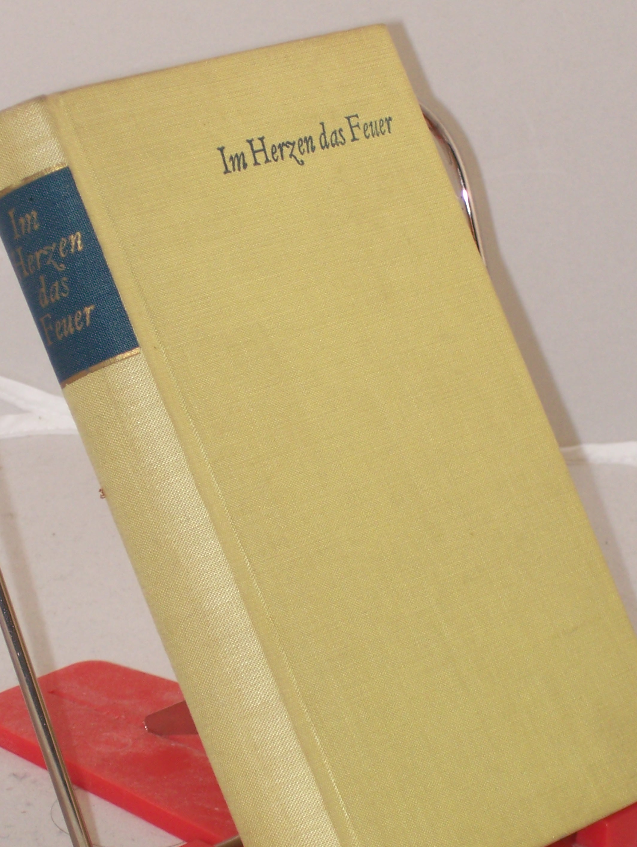 Artikelbild 1 des Artikels “Im Herzen das Feuer : Erzählgn aus d. Leben unserer Soldaten / Hrsg.
u. eingel.: Klaus Kapinos “