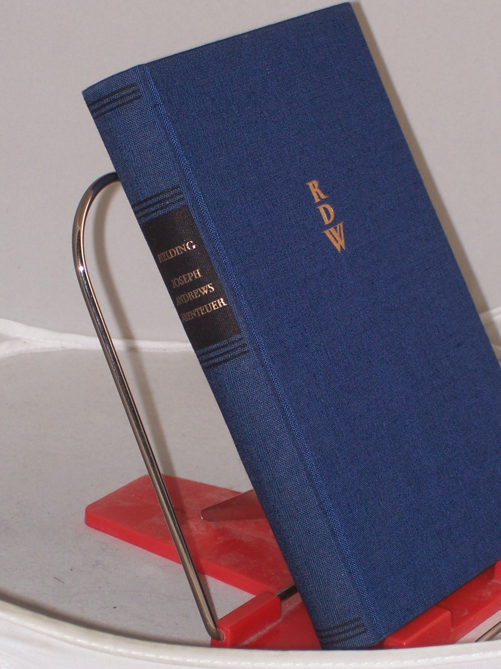 Artikelbild 1 des Artikels “Joseph Andrews Abenteuer / Henry Fielding. Aus d. Engl. übertr. von
Rudolf Schaller “