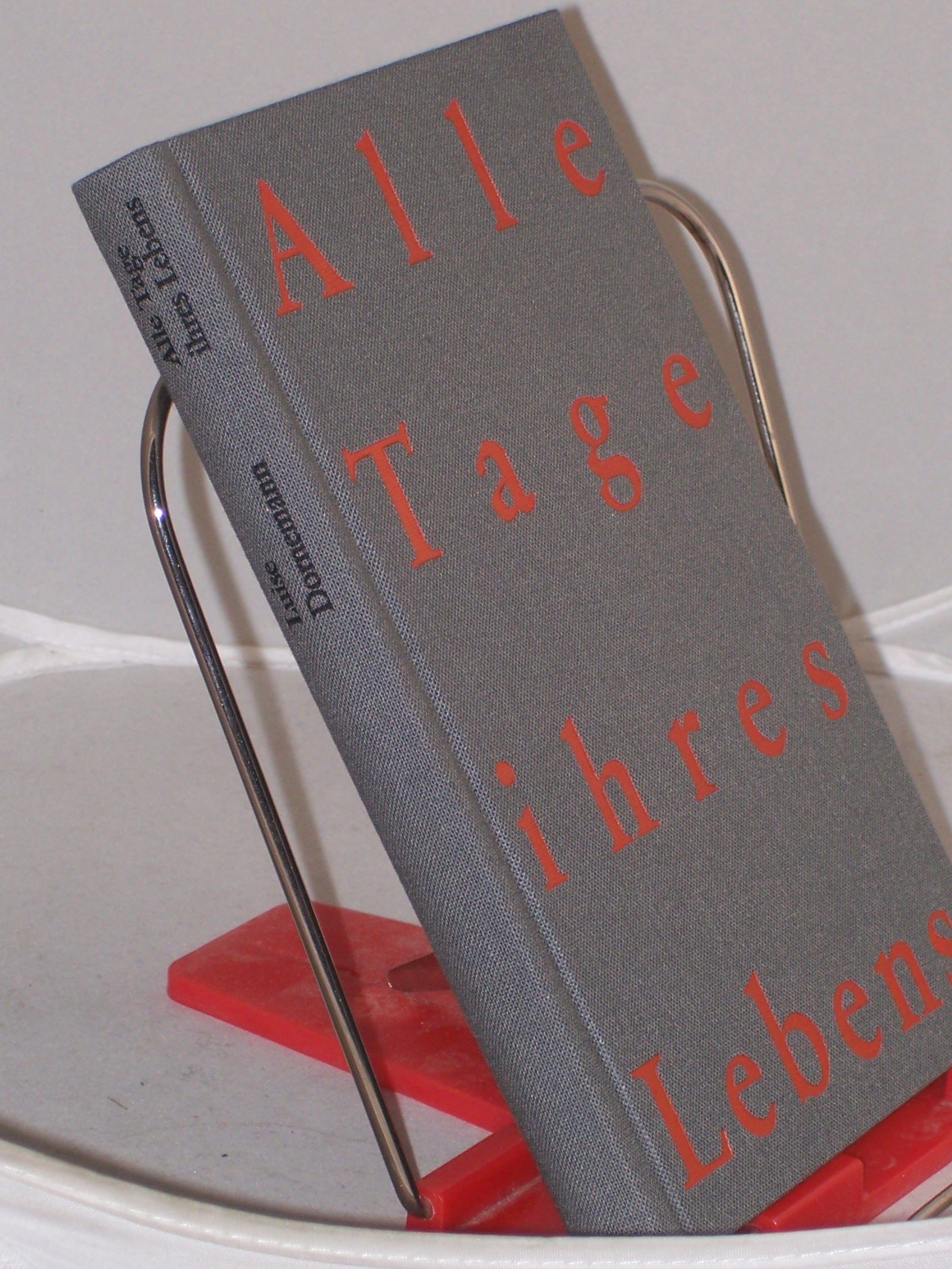 Artikelbild 1 des Artikels “Alle Tage ihres Lebens : Frauengestalten aus 2 Jh. / Luise Dornemann “