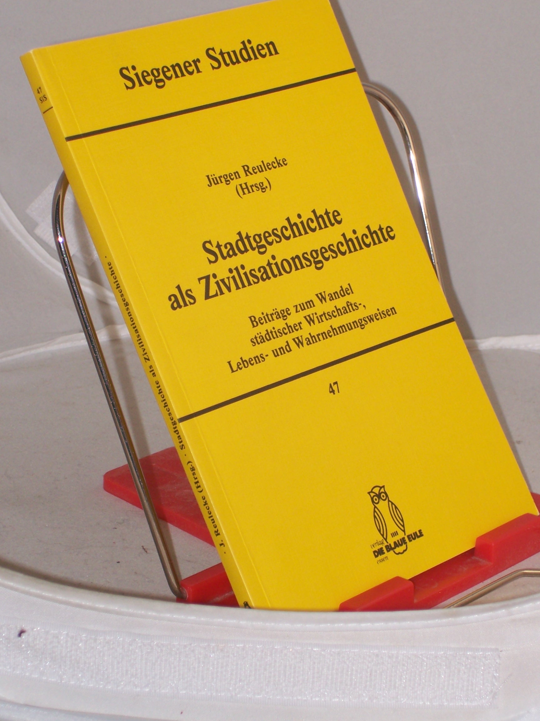 Artikelbild 1 des Artikels “Stadtgeschichte als Zivilisationsgeschichte : Beiträge zum Wandel städtischer Wirtschafts-, Lebens- und Wahrnehmungsweisen / Jürgen Reulecke (Hrsg.) “