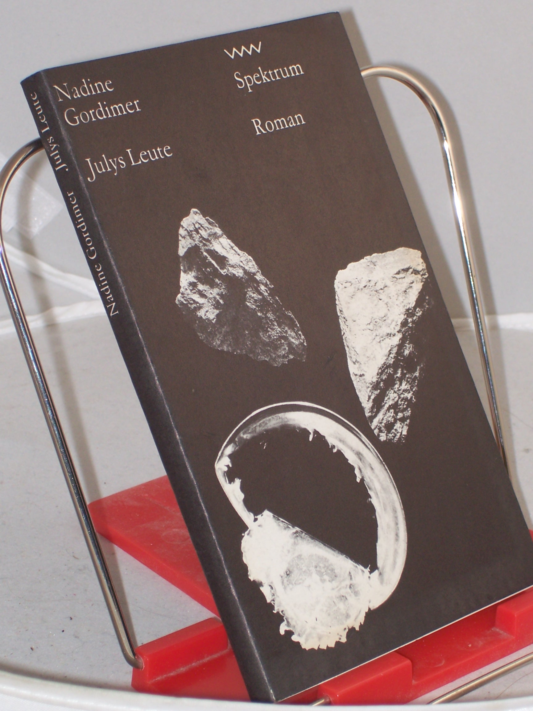 Artikelbild 1 des Artikels “Julys Leute / Nadine Gordimer. Aus d. Engl. von Margaret Carroux “