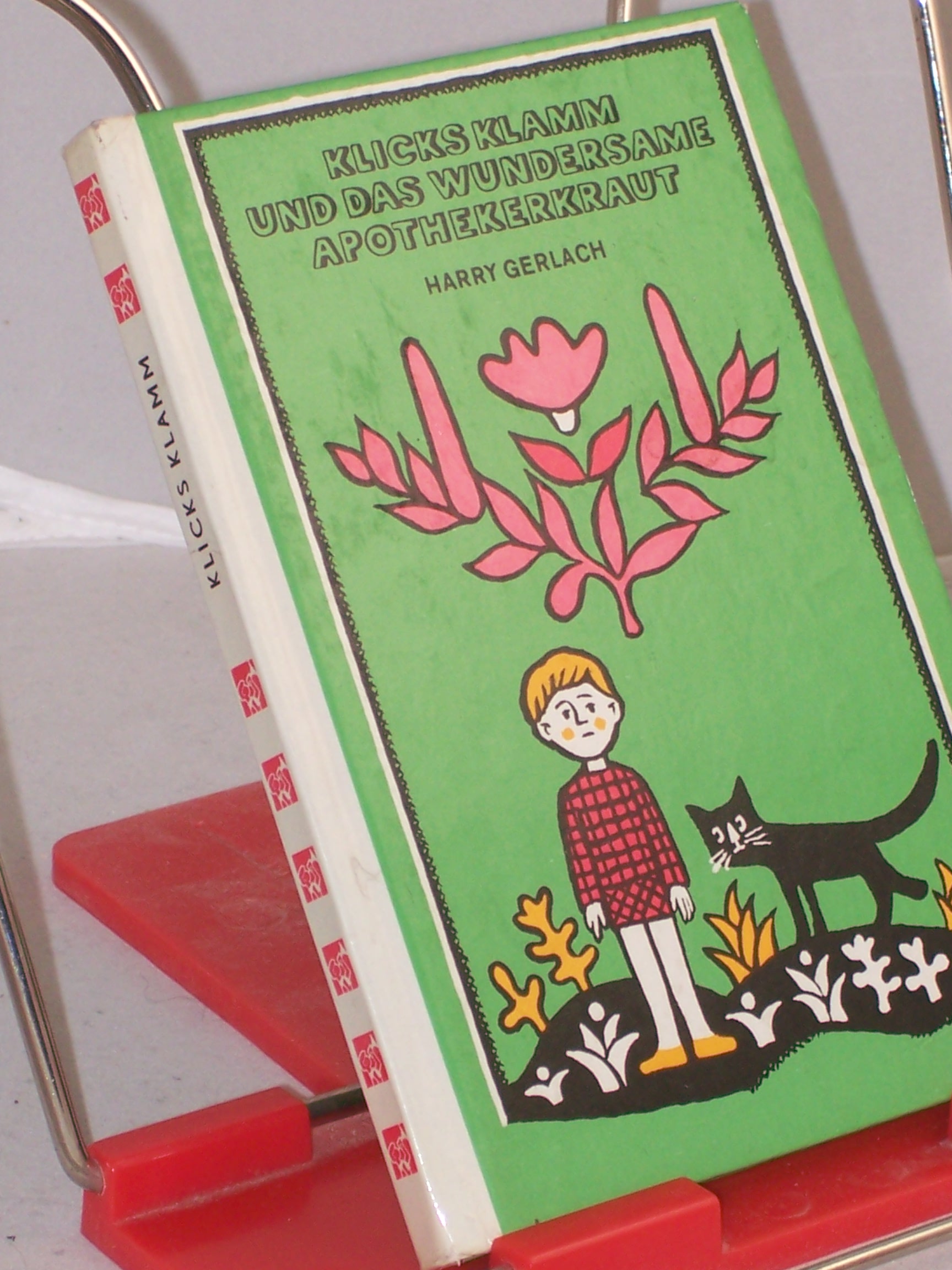 Artikelbild 1 des Artikels “Klicks Klamm und das wundersame Apothekerkraut / Harry Gerlach.
Illustrationen von Bettina Weise “