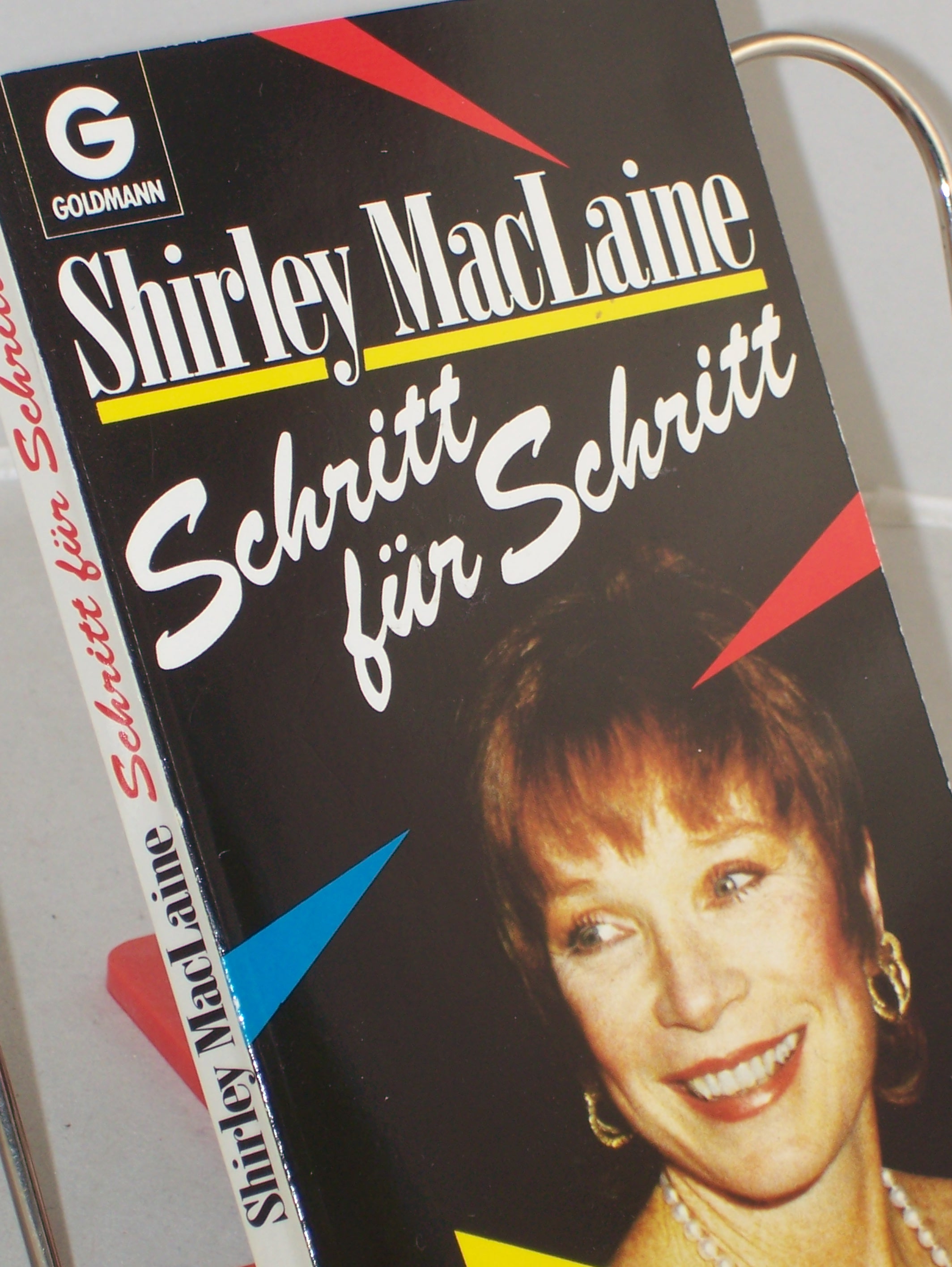 Artikelbild 1 des Artikels “Schritt für Schritt / Shirley MacLaine. Aus d. Amerikan. von Elke vom Scheidt “