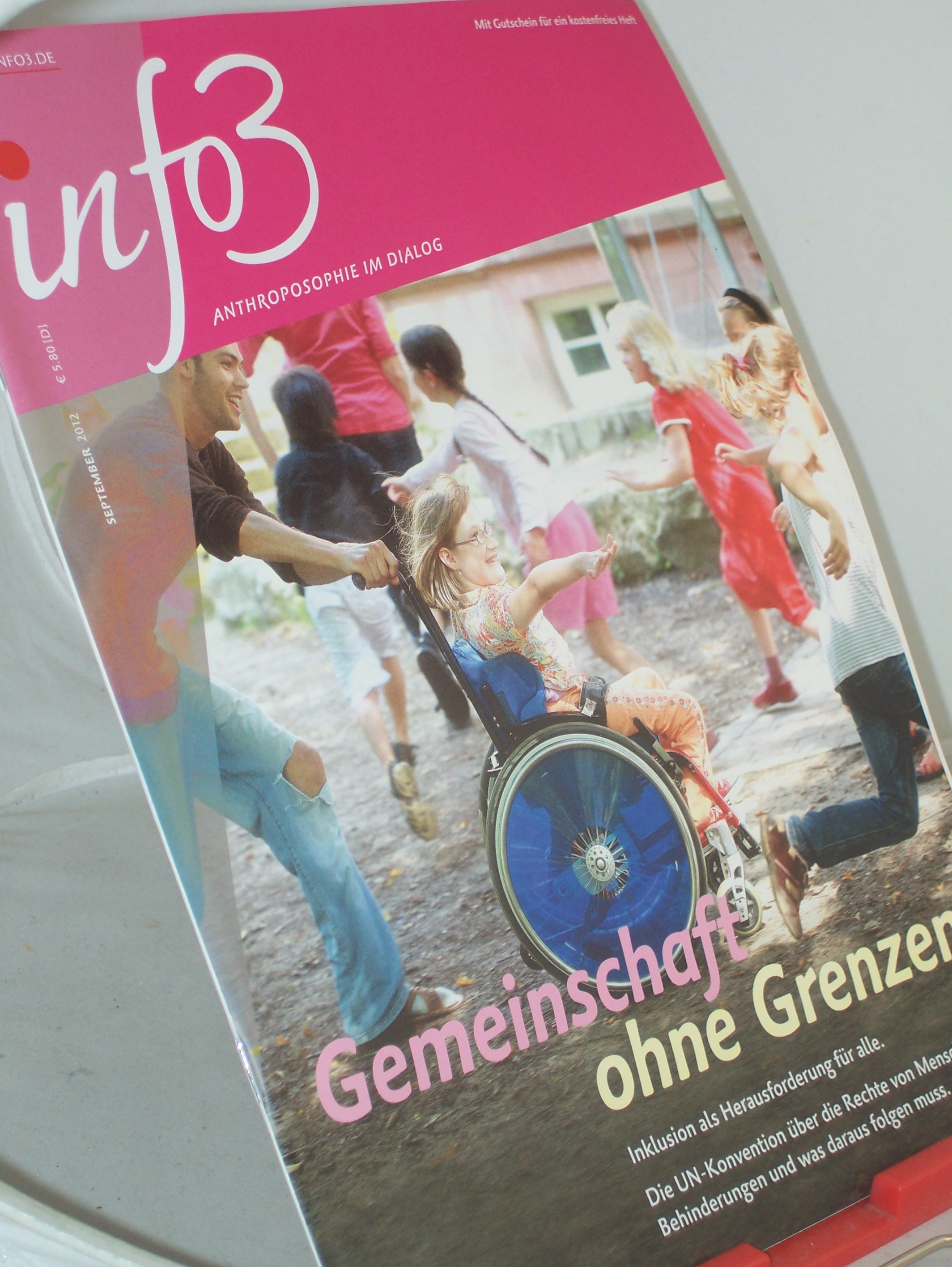 Artikelbild 1 des Artikels “9/2012, Gemeinschaft ohne Grenzen “