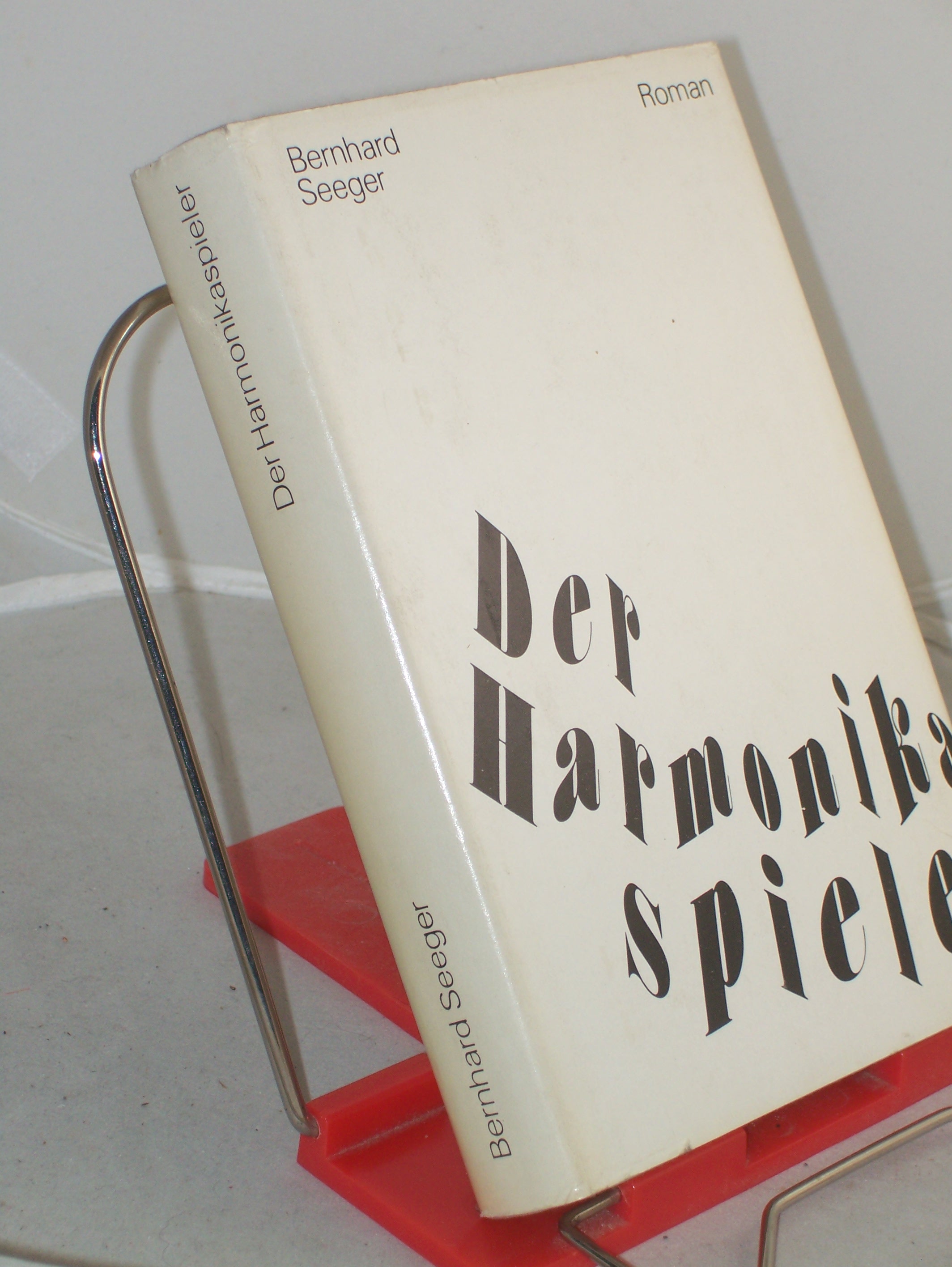 Artikelbild 1 des Artikels “Der Harmonikaspieler : Roman / Bernhard Seeger “