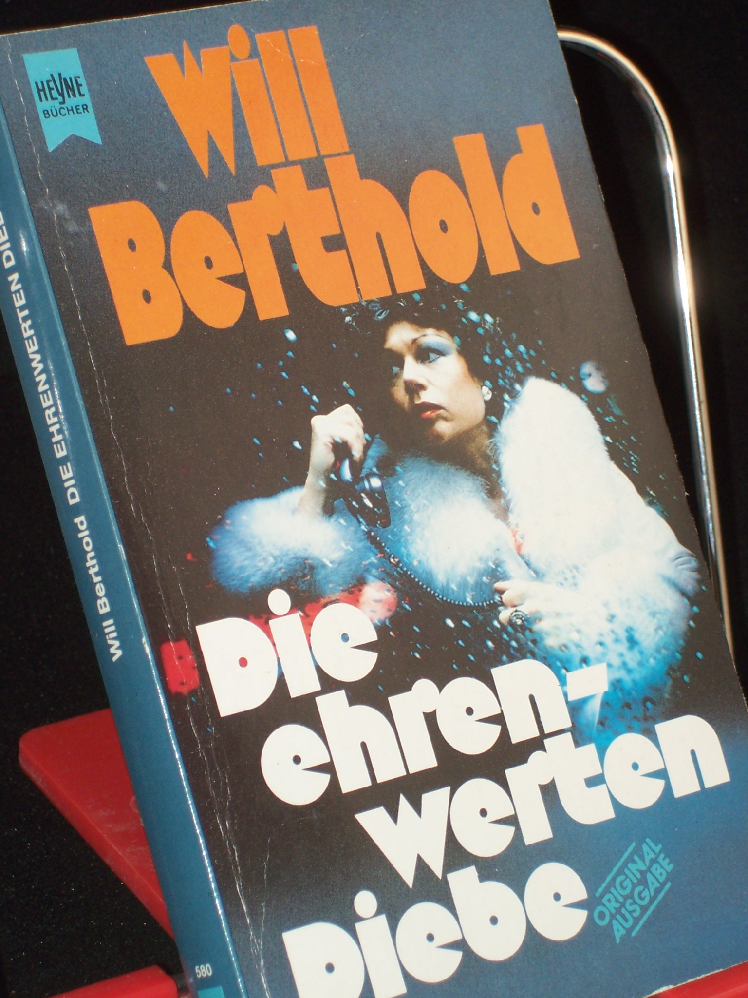 Artikelbild 1 des Artikels “Die ehrenwerten Diebe : Roman-Erzählungen / Will Berthold “