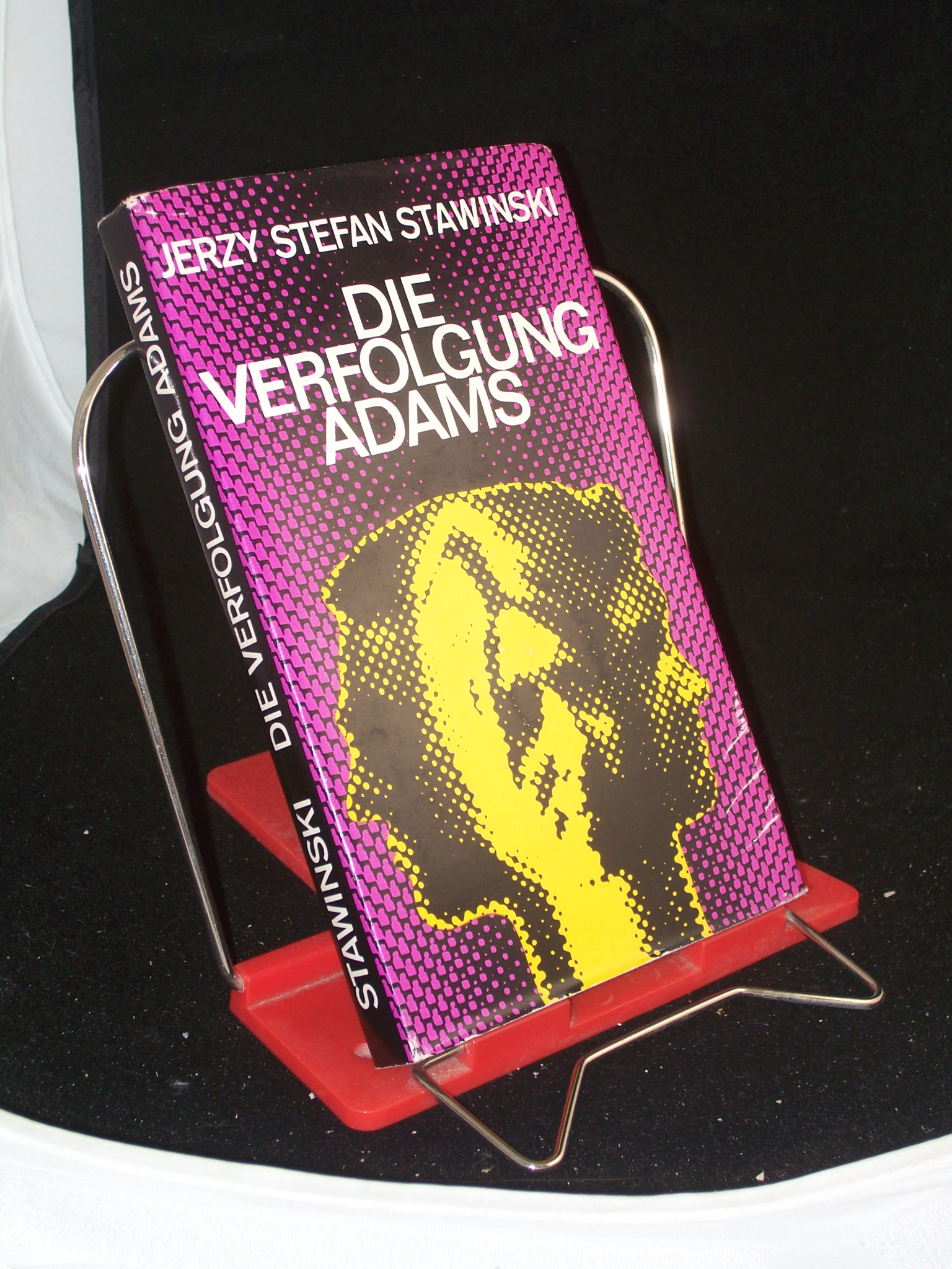 Artikelbild 1 des Artikels “Die Verfolgung Adams : Roman / Jerzy Stefan Stawínski. Dt. von Kurt Kelm “