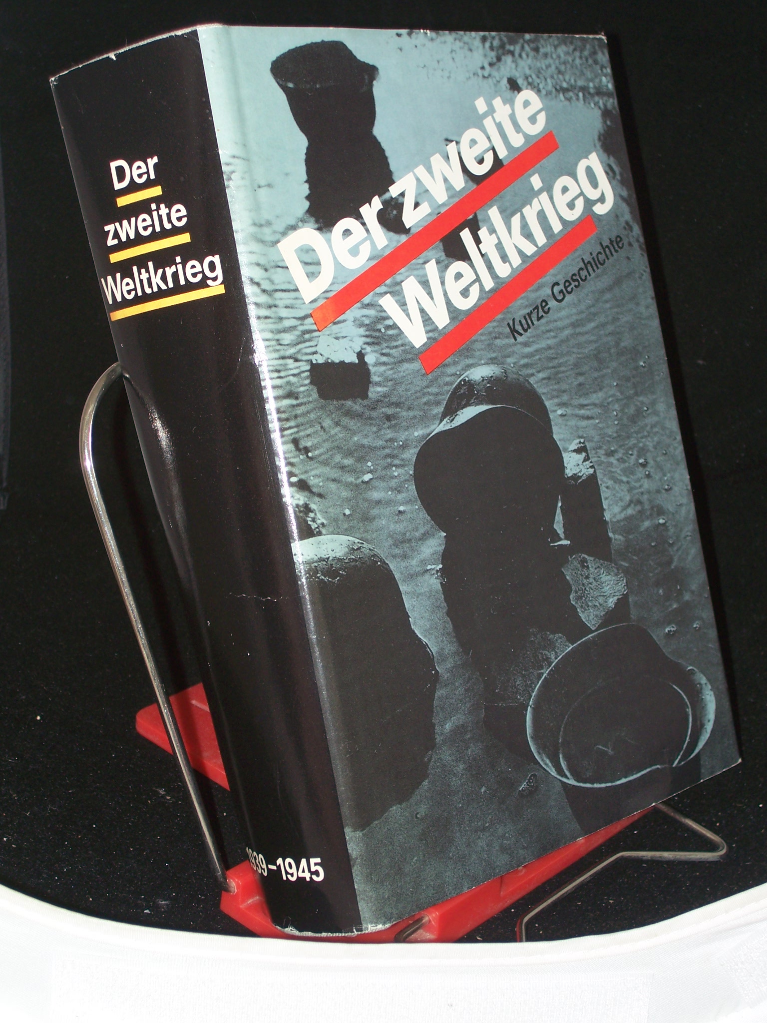 Artikelbild 1 des Artikels “Der Zweite Weltkrieg : 1939 - 1945 ; kurze Geschichte / internat.
Redaktionskollegium: P. A. Shilin... Übers.: Gerhart Hass...
Autorenkollektiv: N. G. Andronikow... “
