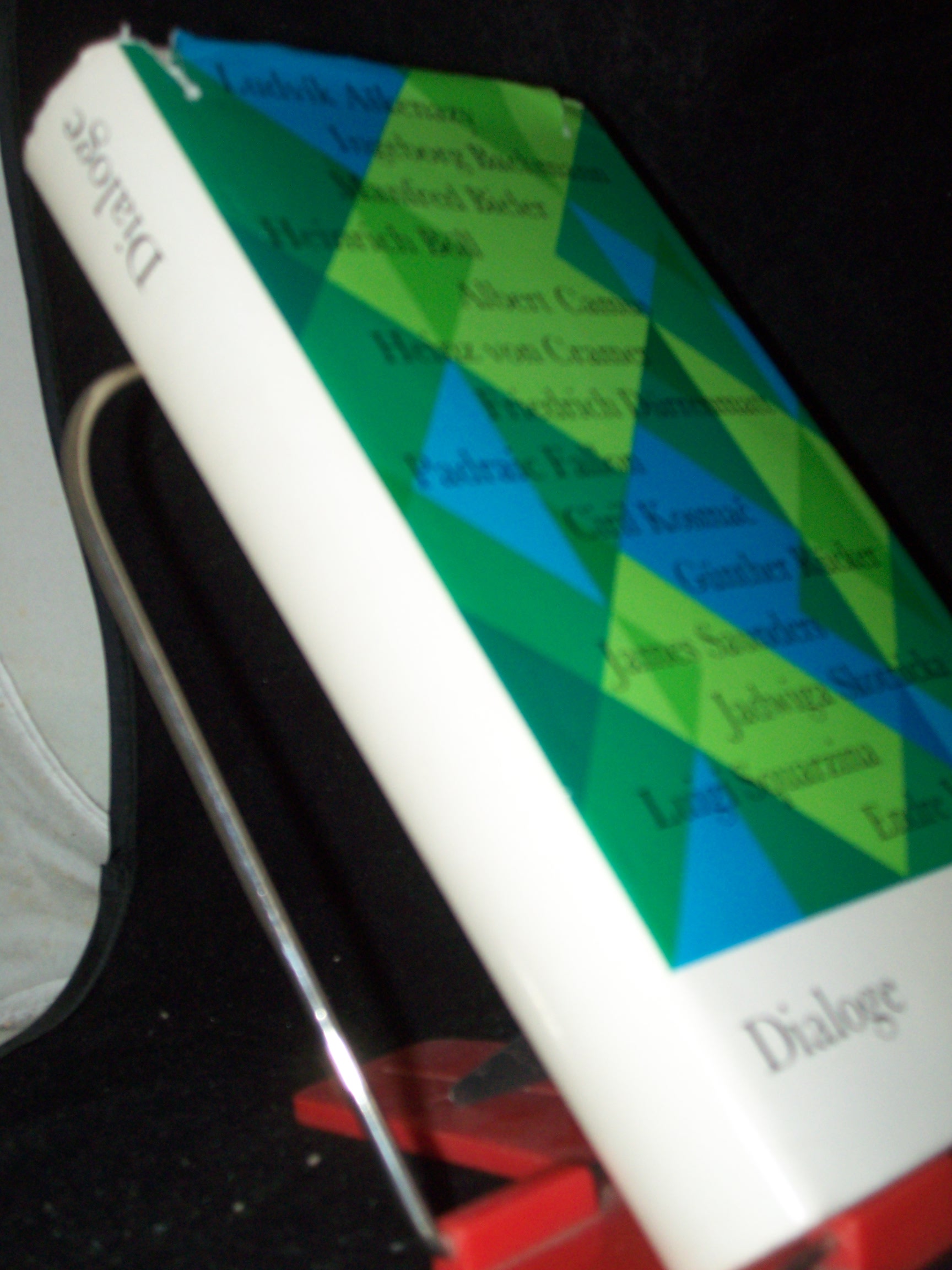 Artikelbild 1 des Artikels “Dialoge : Hörspiele / Ausw. u. Nachw. von Klaus Helbig u. Gerhard
Rentzsch “