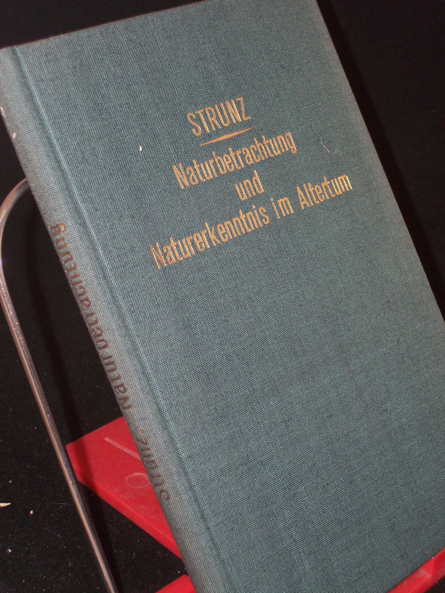 Artikelbild 1 des Artikels “Naturbetrachtung und Naturerkenntnis im Altertum : eine Entwickelungsgeschichte d. antiken Naturwiss. / von Franz Strunz “