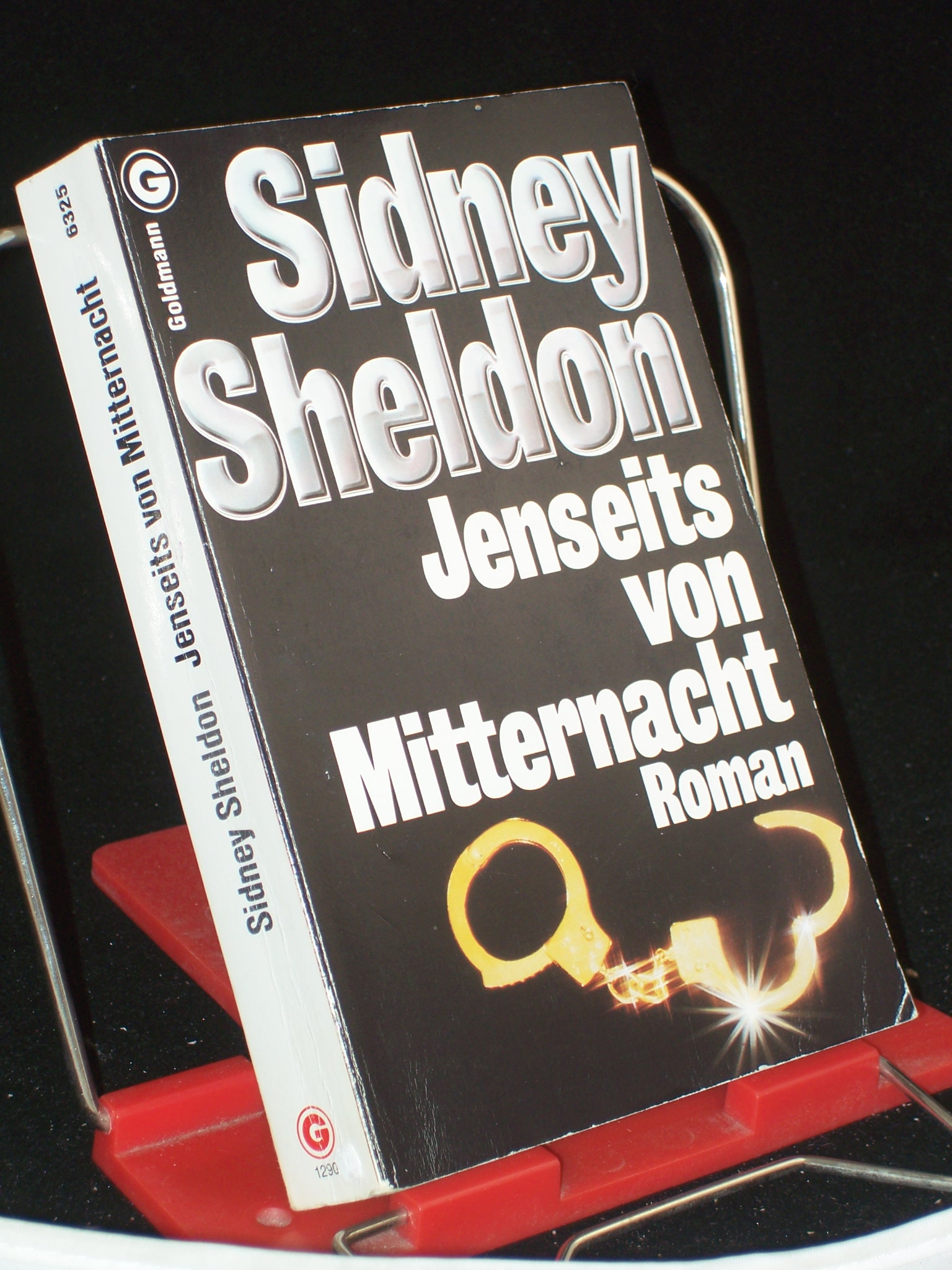 Artikelbild 1 des Artikels “Jenseits von Mitternacht : Roman / Sidney Sheldon. Aus d. Amerikan.
von Christiane Bertoncini “