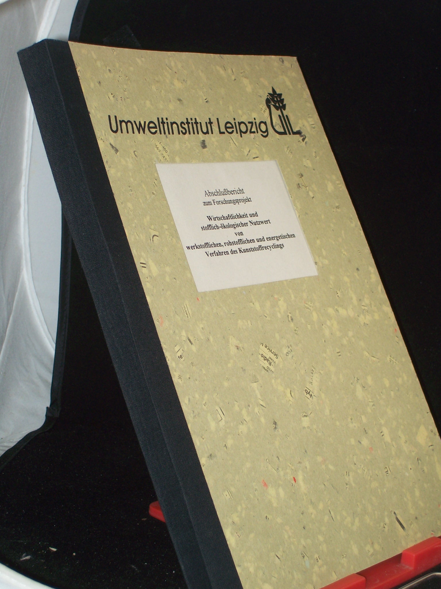 Artikelbild 1 des Artikels “Abschlussbericht zum Forschungsprojekt Wirtschaftlichkeit und stofflich-ökologischer Nutzwert von werkstofflichen, rohstofflichen und energetischen Verfahren des Kunststoffrecyclings / Joseph Huber. Im Auftr. des Ministeriums für Umwelt und “