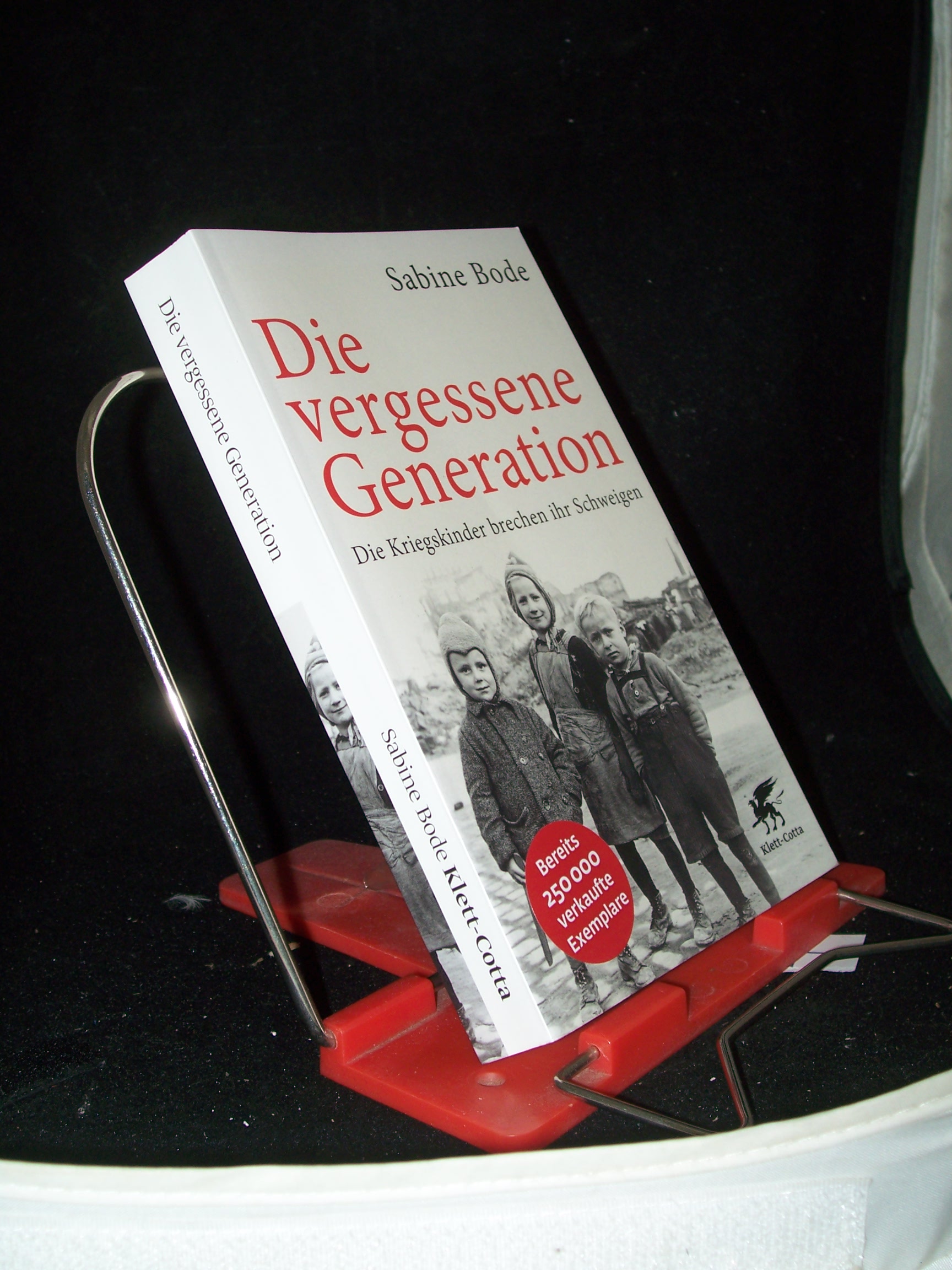 Artikelbild 1 des Artikels “Die vergessene Generation : die Kriegskinder brechen ihr Schweigen / Sabine Bode “