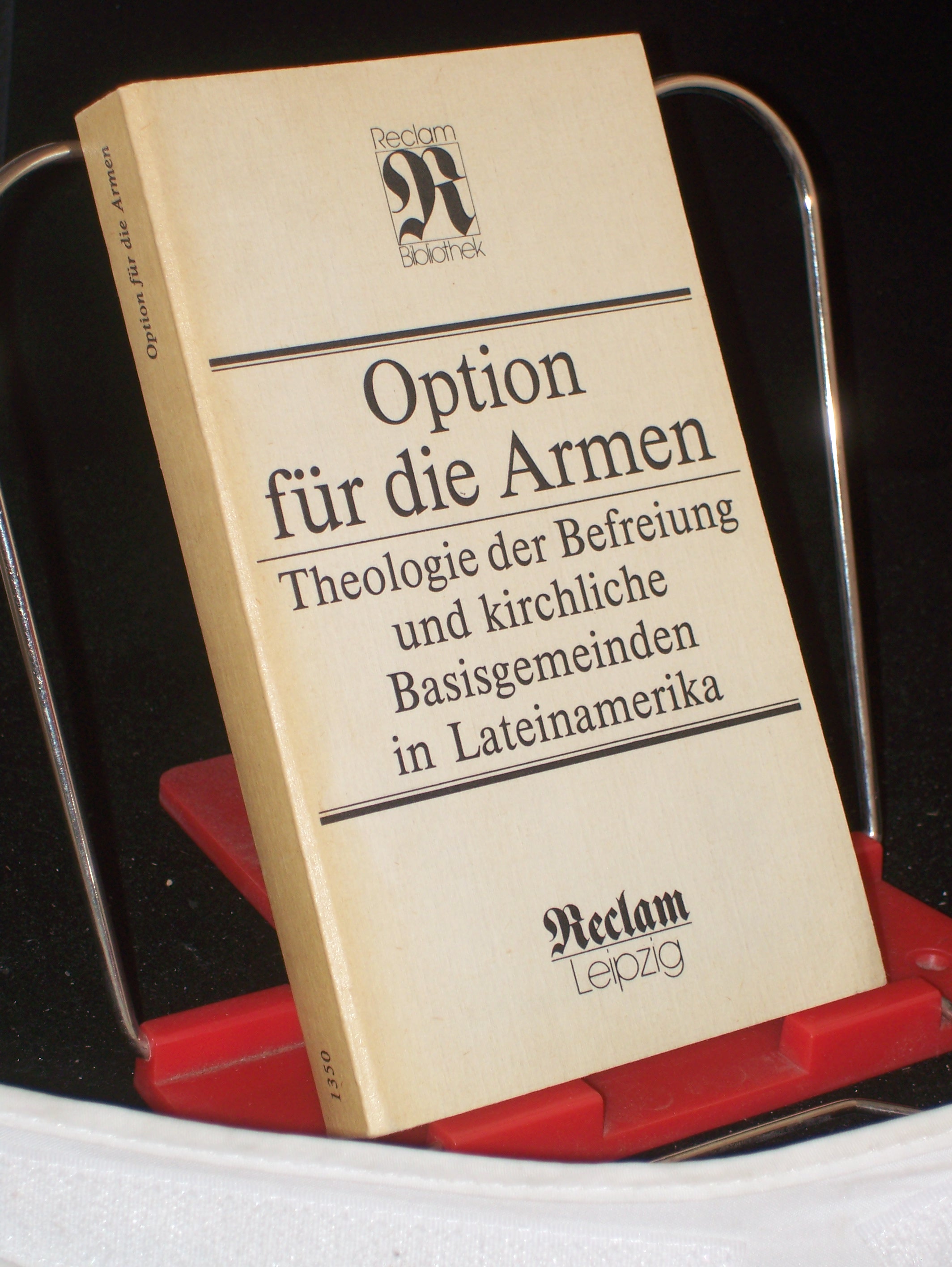 Artikelbild 1 des Artikels “Option für die Armen : Theologie der Befreiung und kirchliche Basisgemeinden in Lateinamerika ; aus dem Spanischen und Portugiesischen / Übers. von Kathrin Buhl... Hrsg. von Thomas Buhl “