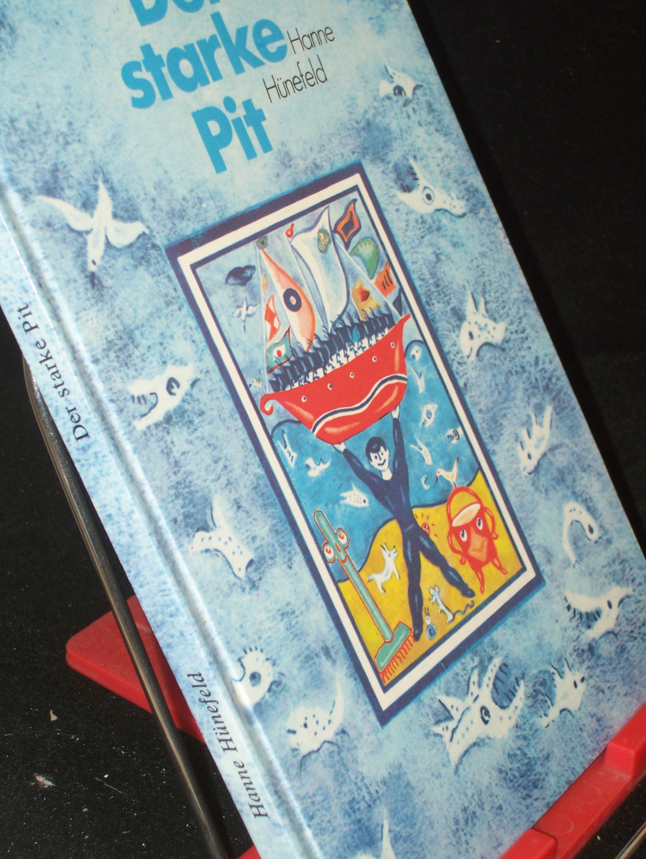 Artikelbild 1 des Artikels “Der starke Pit / Hanne Hünefeld. Illustrationen von Eva Vent “