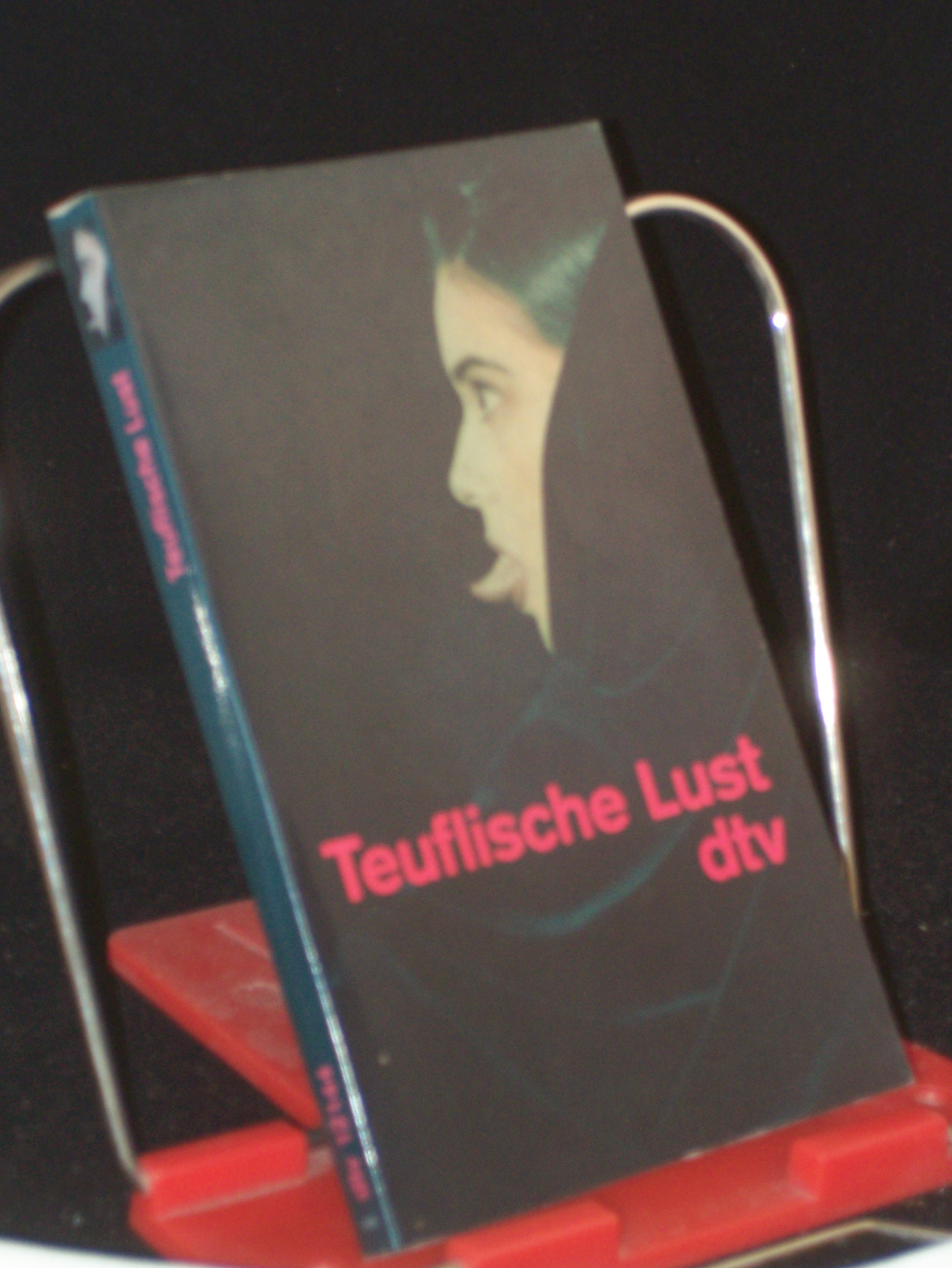 Artikelbild 1 des Artikels “Teuflische Lust / hrsg. von Uwe Luserke und Janet Berliner. Die
Erzählungen wurden ins Dt. übertr. von Ilse Bezzenberger... “