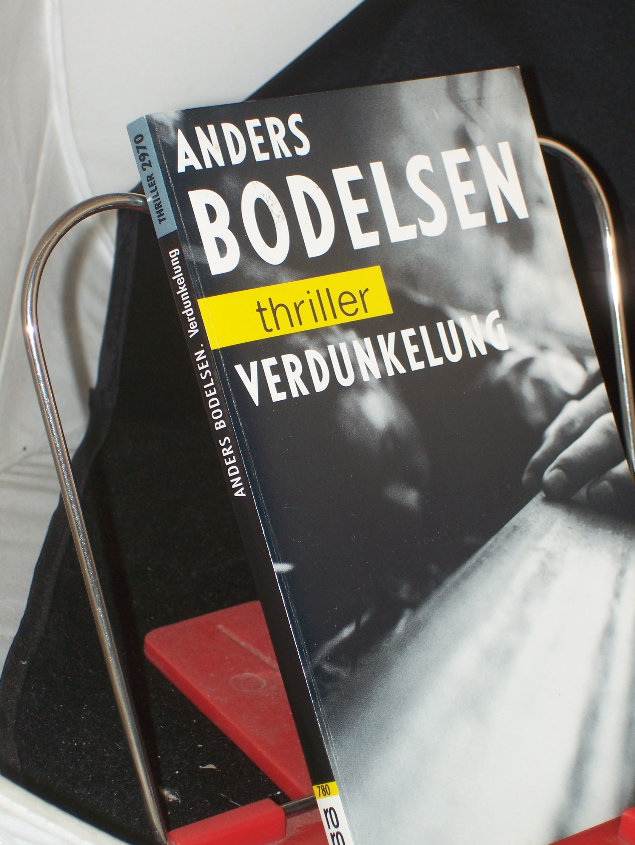 Artikelbild 1 des Artikels “Verdunkelung / Anders Bodelsen. Aus dem Dän. von Rainer Kyster “
