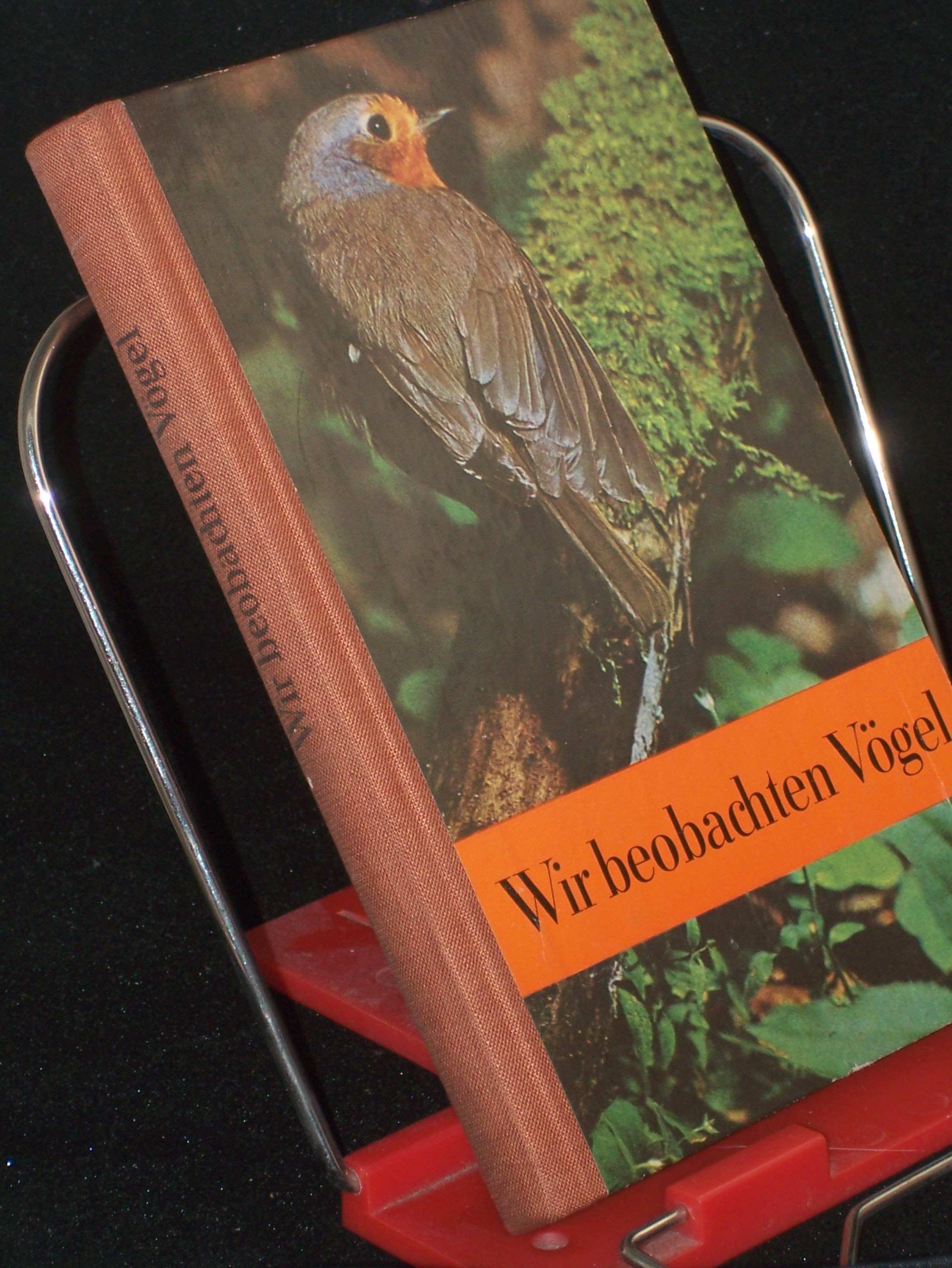Artikelbild 1 des Artikels “Wir beobachten Vögel / Eine Übers. aus d. Dän. Hrsg. von Hans
Schildmacher. Red.: Arne Nørrevang u. Torben J. Meyer. Mitarb.:...
Zeichn.: Torben Andersen u.a. “