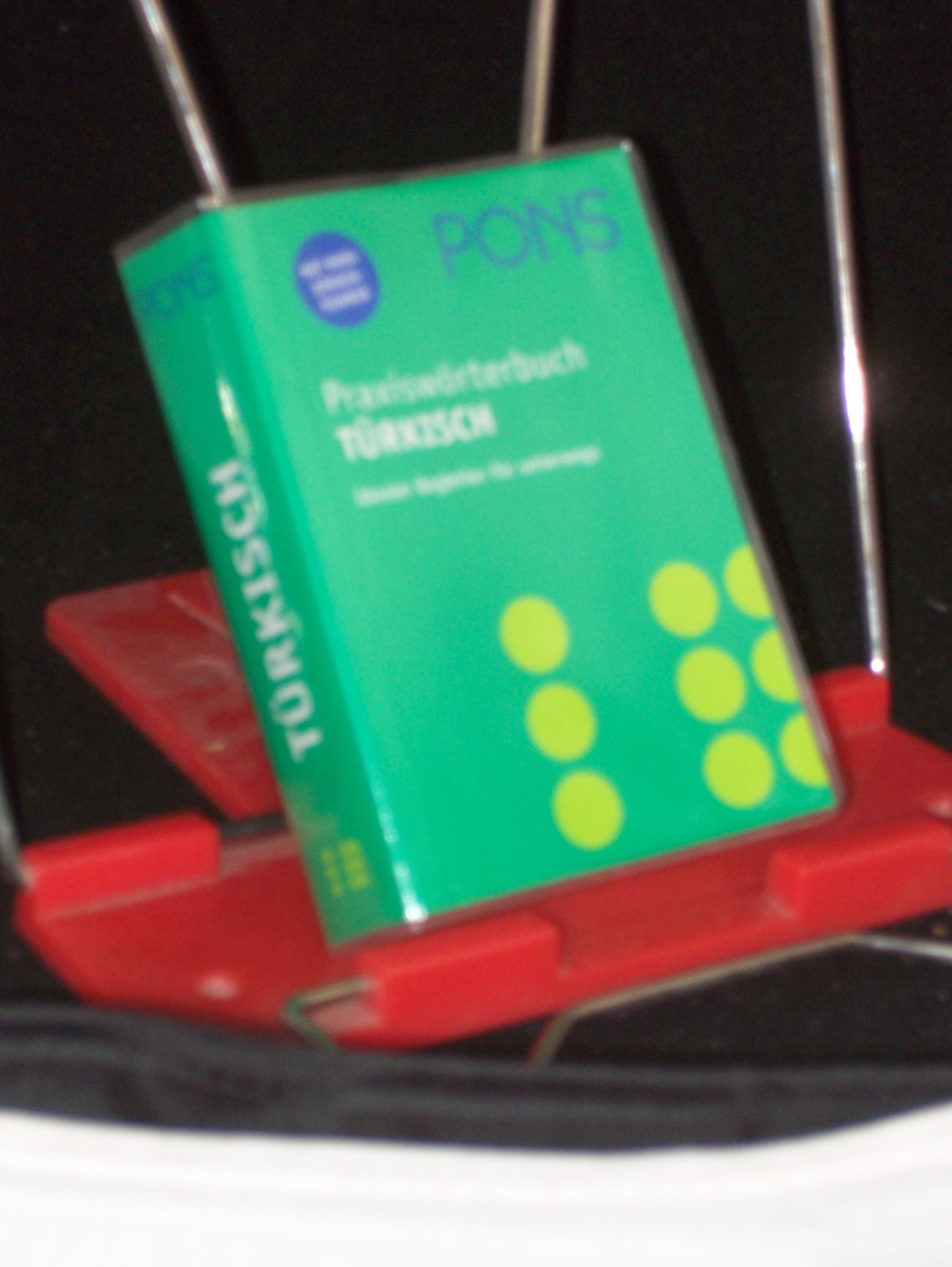 Artikelbild 1 des Artikels “PONS Praxiswörterbuch, Türkisch-Deutsch, Deutsch-Türkisch : mit
Sprachführer / bearb. von: Gregor Vetter ; Michael Reinhard Hess “