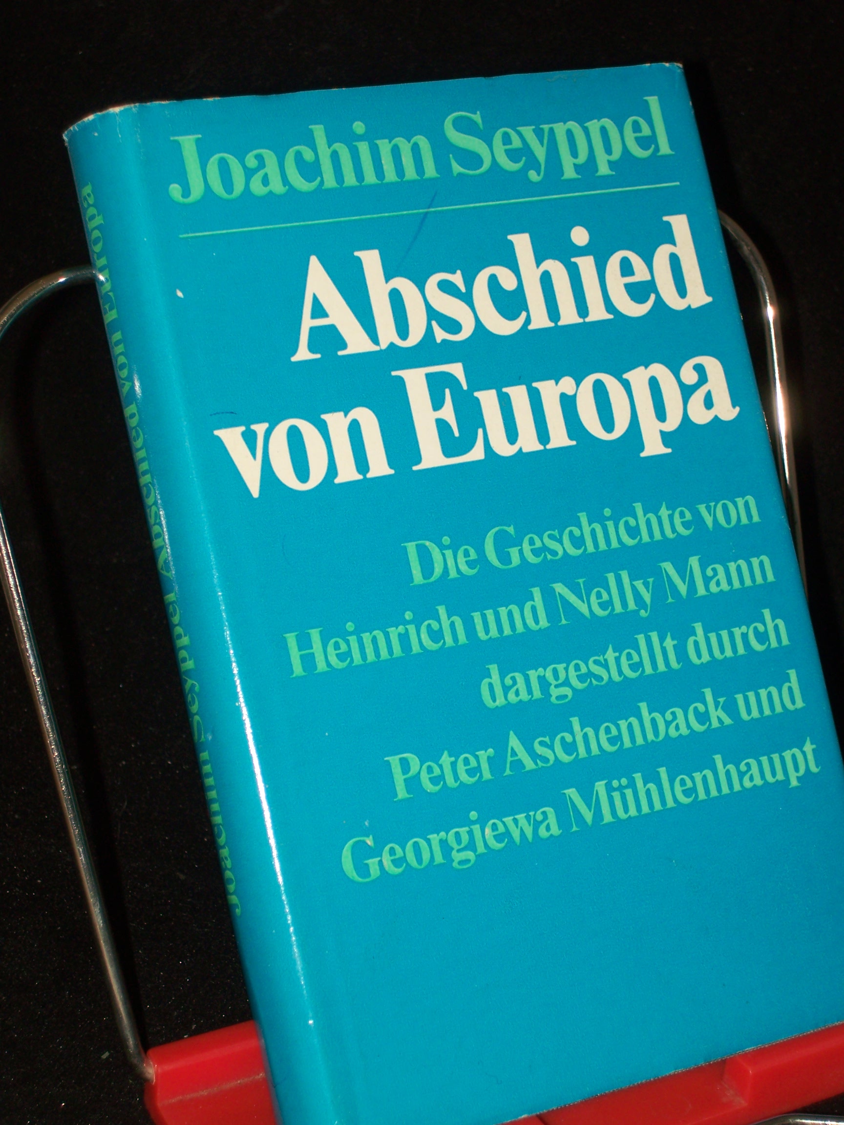 Artikelbild 1 des Artikels “Abschied von Europa : d. Geschichte von Heinrich u. Nelly Mann,
dargest. durch Peter Aschenback u. Georgiewa Mühlenhaupt / Joachim
Seyppel “