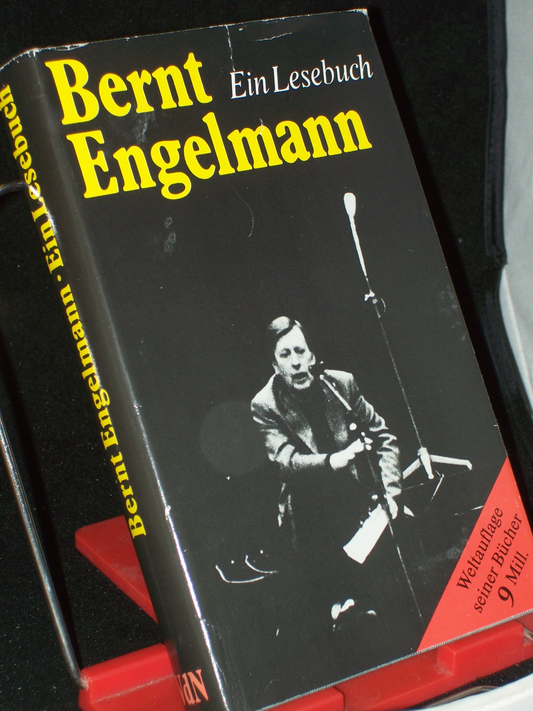 Artikelbild 1 des Artikels “Ein Lesebuch / Bernt Engelmann. Ausgew. von Horst Eichelbaum u. Klaus
Ziermann. Mit e. Beitr. von Hermann Kant “