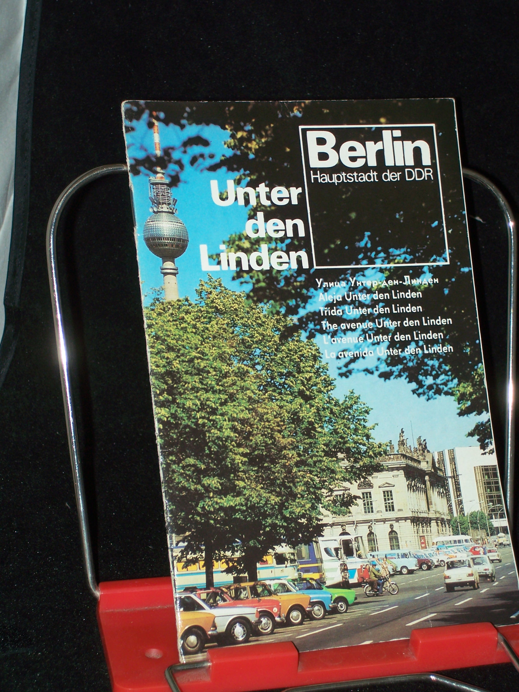 Artikelbild 1 des Artikels “Unter den Linden : Berlin, Hauptstadt d. DDR / [Autor: Horst Büttner] “