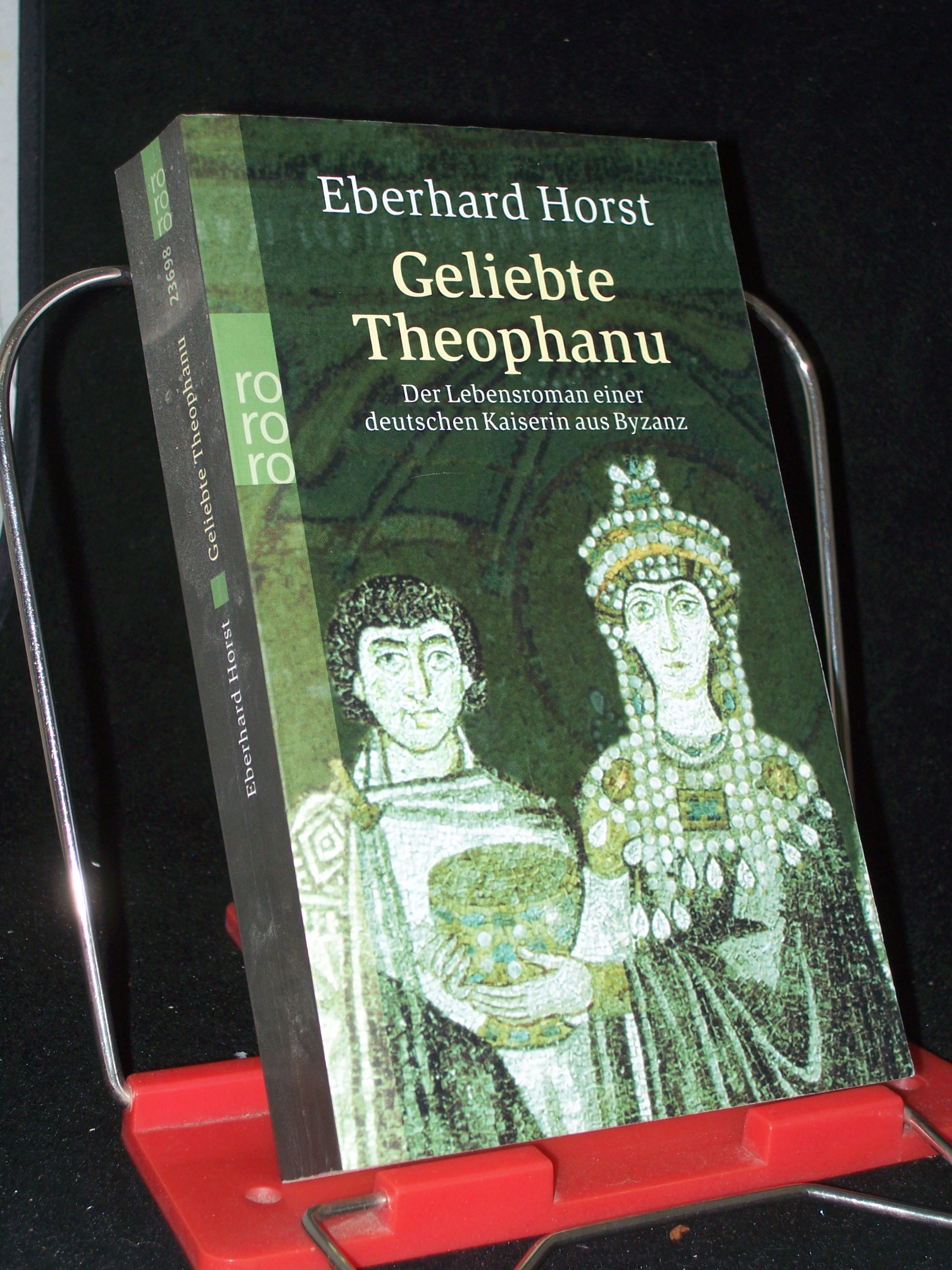 Artikelbild 1 des Artikels “Geliebte Theophanu : der Lebensroman einer deutschen Kaiserin aus
Byzanz / Eberhard Horst “