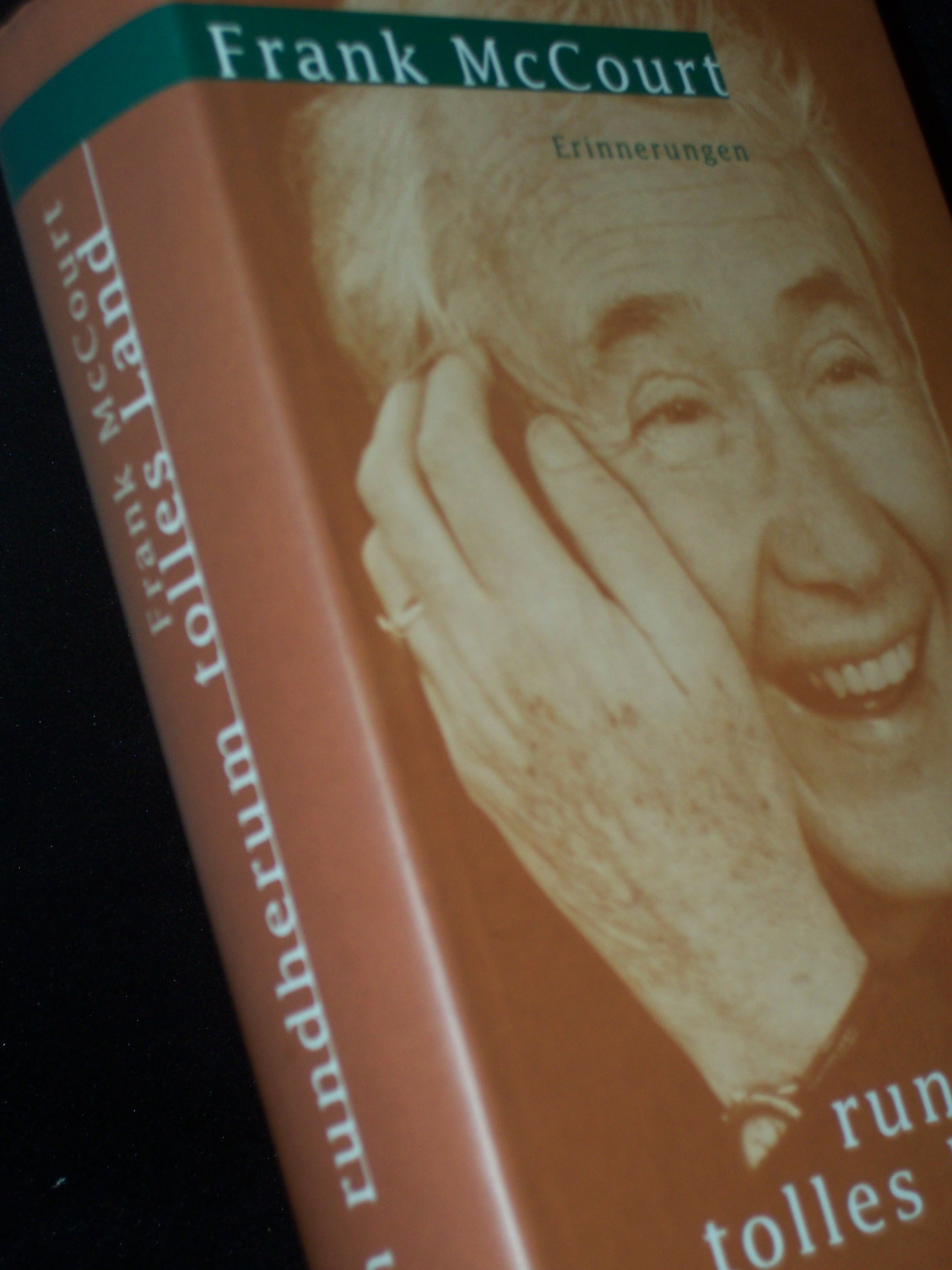 Artikelbild 1 des Artikels “Ein rundherum tolles Land : Erinnerungen / Frank McCourt. Dt. von
Rudolf Hermstein “