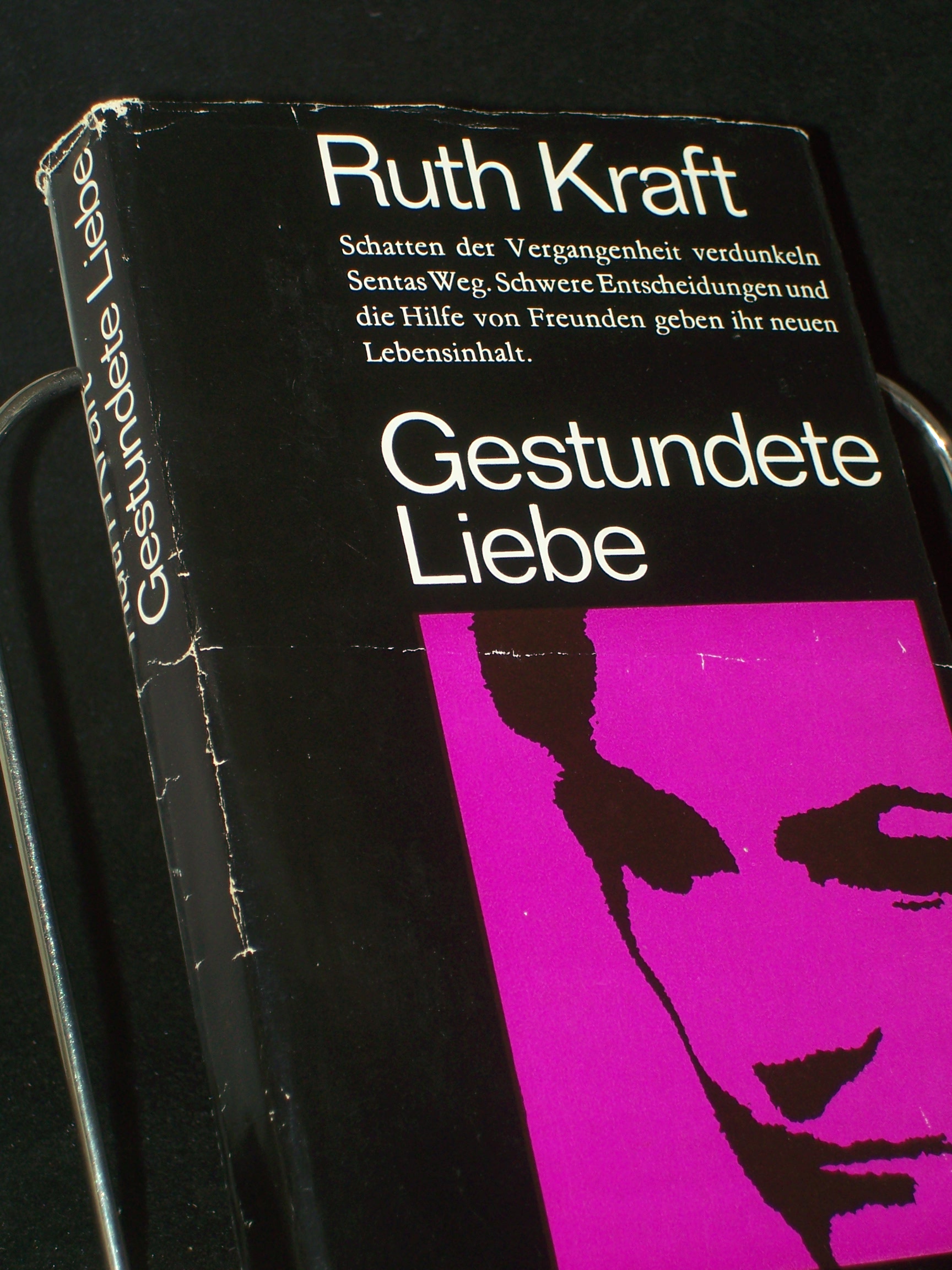 Artikelbild 1 des Artikels “Gestundete Liebe : Roman / Ruth Kraft “