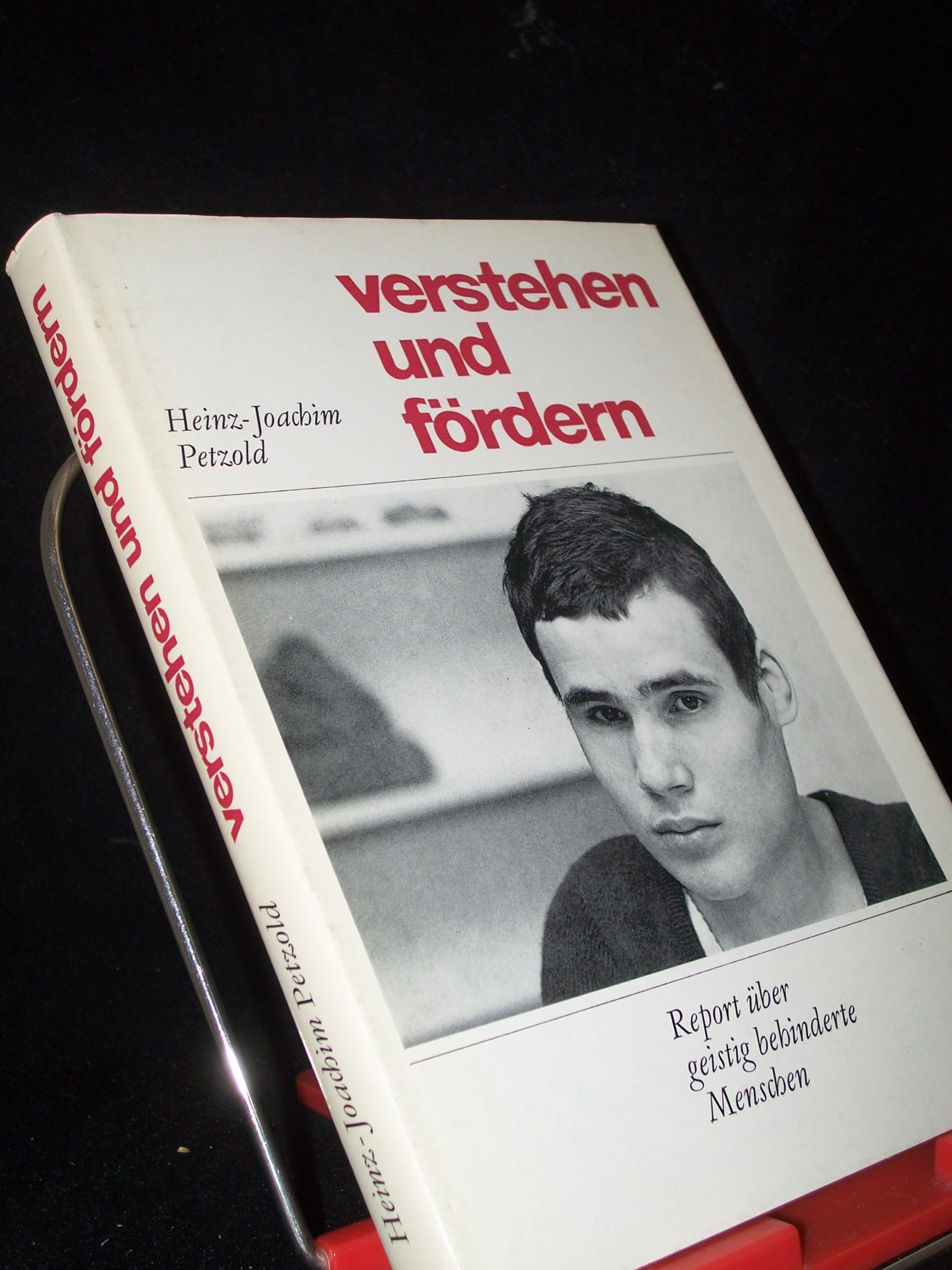 Artikelbild 1 des Artikels “Verstehen und Fördern : Report über geistig behinderte Menschen / Heinz-Joachim Petzold “