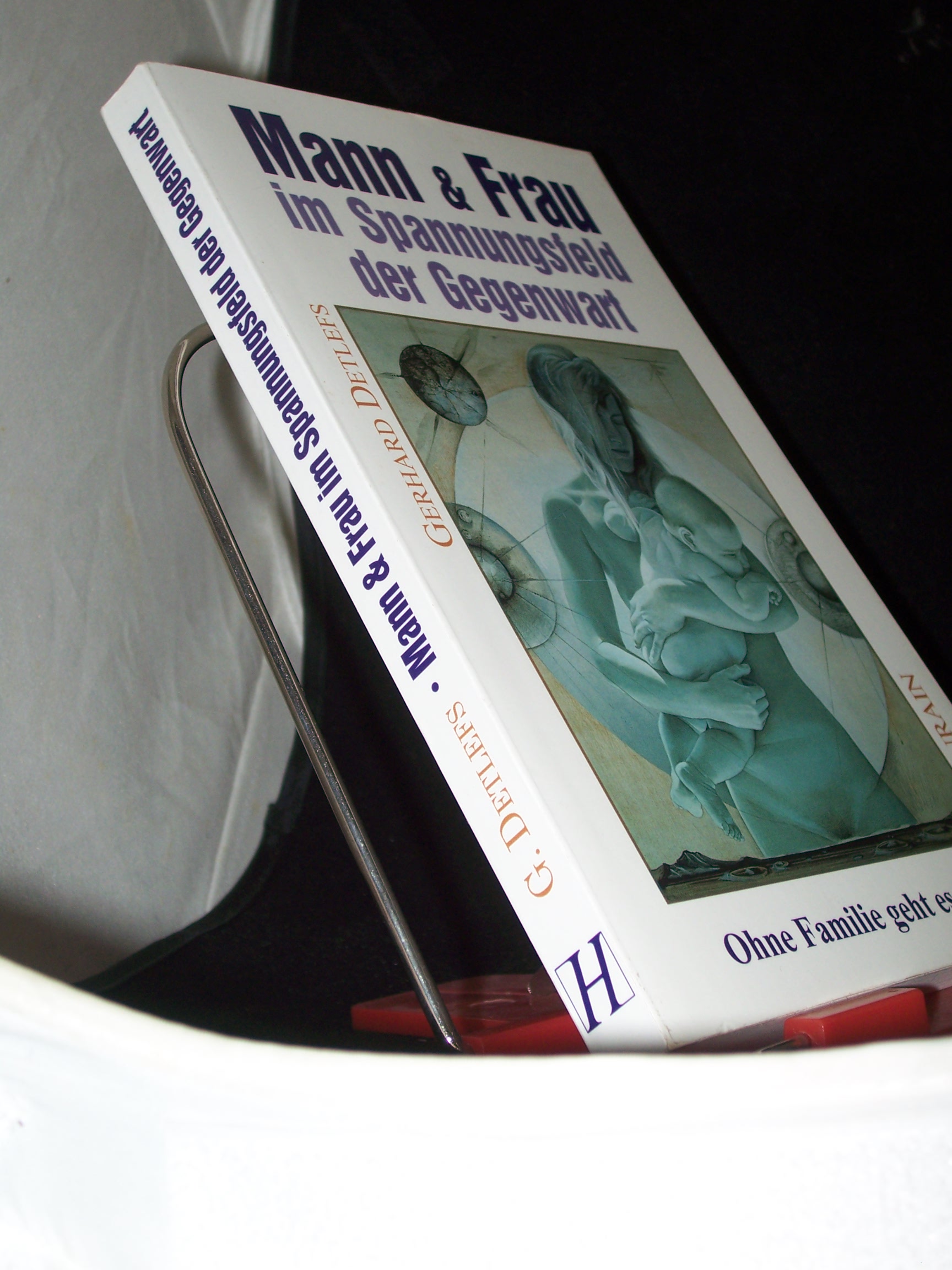 Artikelbild 1 des Artikels “Mann & Frau im Spannungsfeld der Gegenwart : ohne Familie geht es
nicht / Gerhard Detlefs “