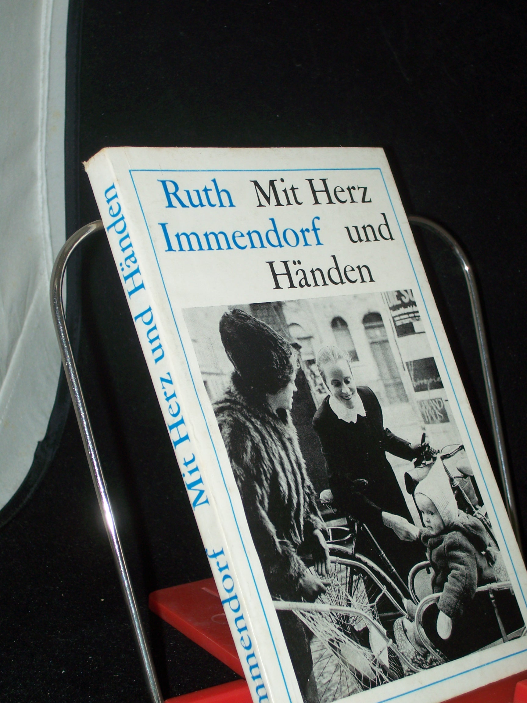 Artikelbild 1 des Artikels “Mit Herz und Händen : Ratschläge zur Kranken- u. Altenhilfe in
Familie u. Gemeinde / Ruth Immendorf “