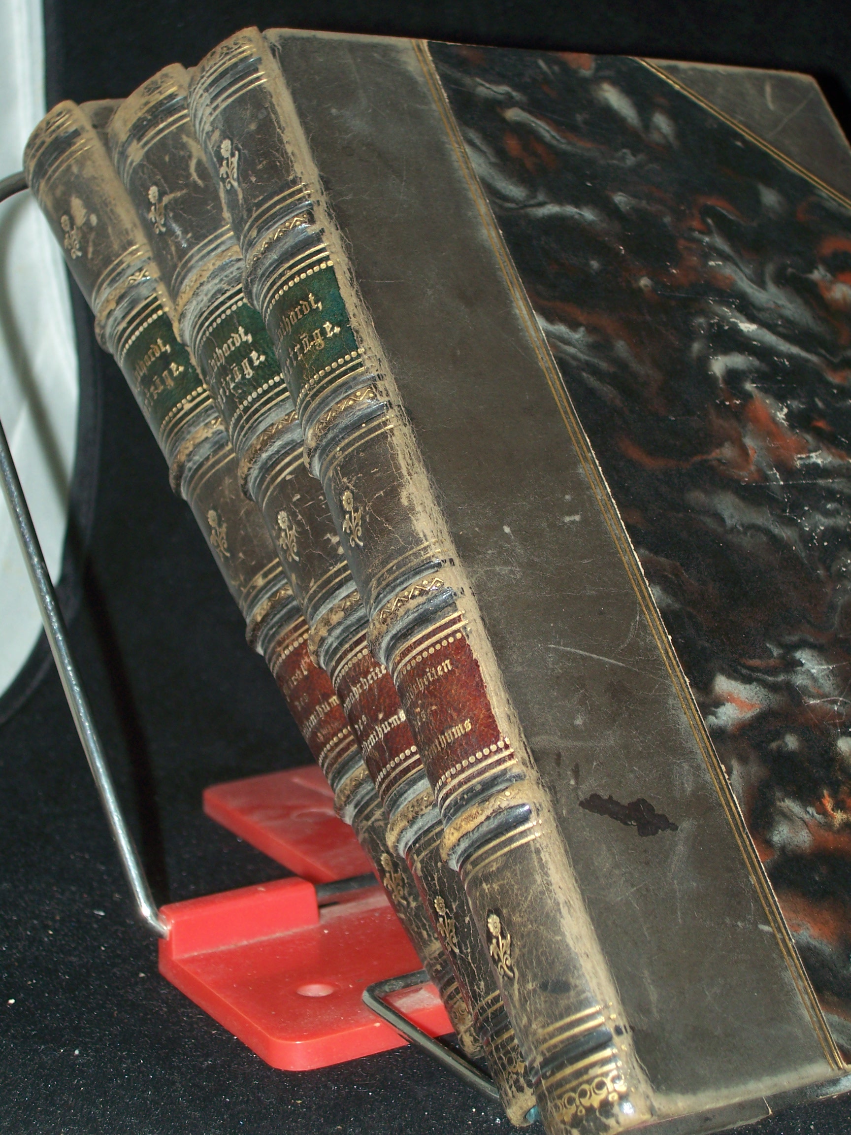 Artikelbild 1 des Artikels “Apologetische Vorträge. Band. 1: Grundwahrheiten des Christenthums.
Band. 2: Heilswahrheiten des Christentums. Band. 3: Moral des
Christentums “