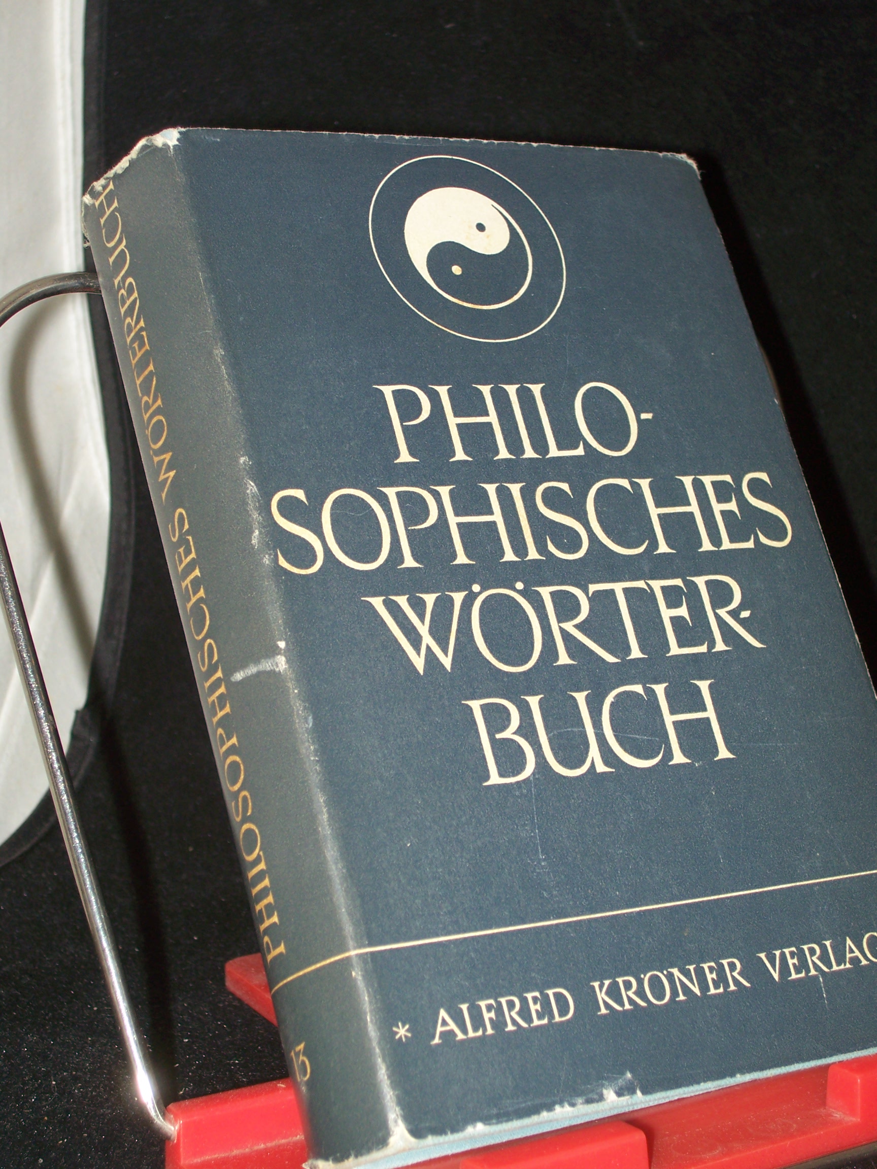 Artikelbild 1 des Artikels “Philosophisches Wörterbuch / Begr. von Heinrich Schmidt. Durchges., erg. hrsg. von Georgi Schischkoff “