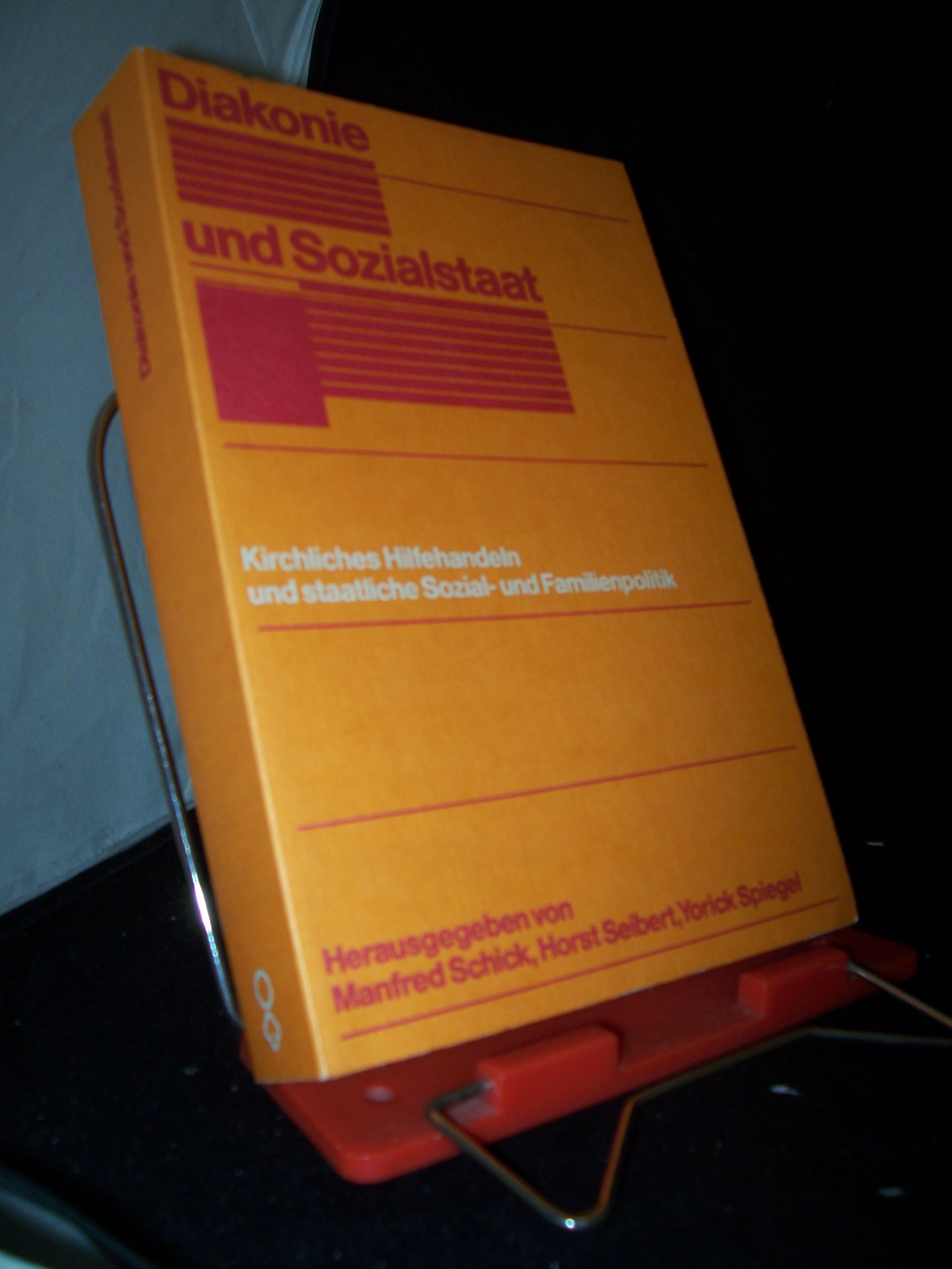 Artikelbild 1 des Artikels “Diakonie und Sozialstaat : kirchl. Hilfehandeln u. staatl. Sozial- u. Familienpolitik / hrsg. von Manfred Schick... “
