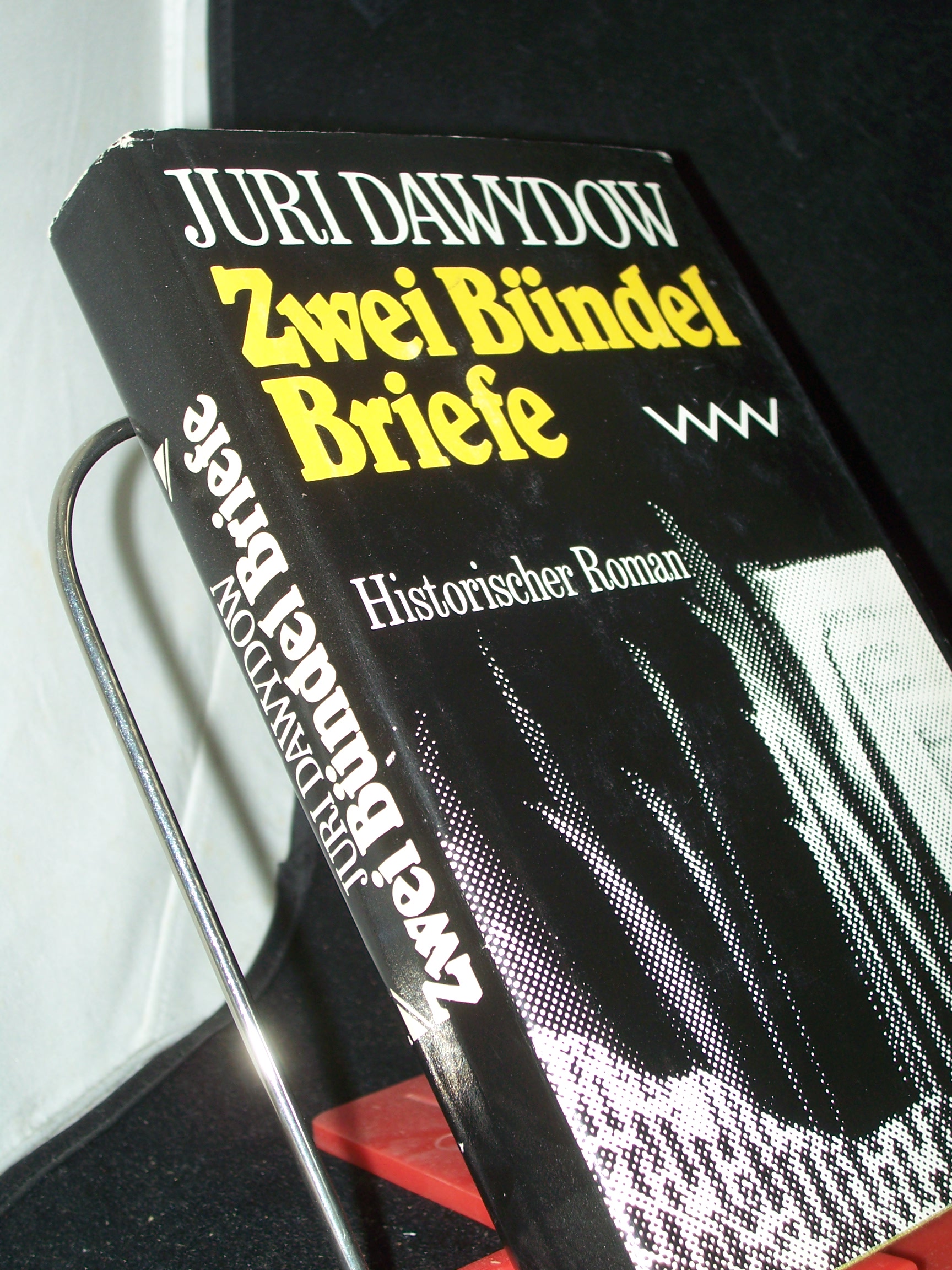 Artikelbild 1 des Artikels “Zwei Bündel Briefe : histor. Roman / Juri Dawydow. Aus d. Russ. von
Eckhard Thiele “