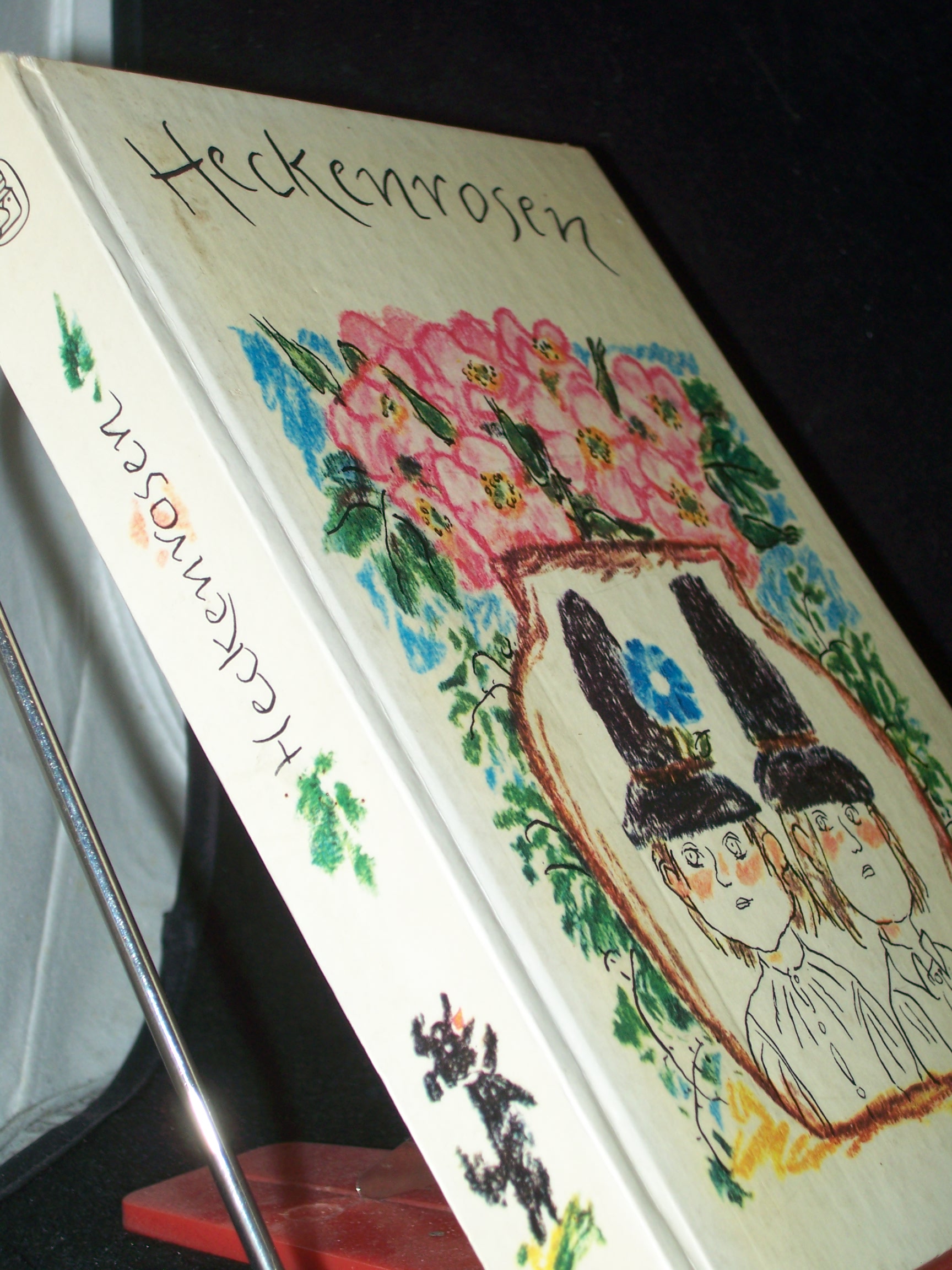 Artikelbild 1 des Artikels “Heckenrosen : Erzählungen aus Ungarn / hrsg. von Vera Thies. [Aus d.
Ungar. von Fromund Aé...] “