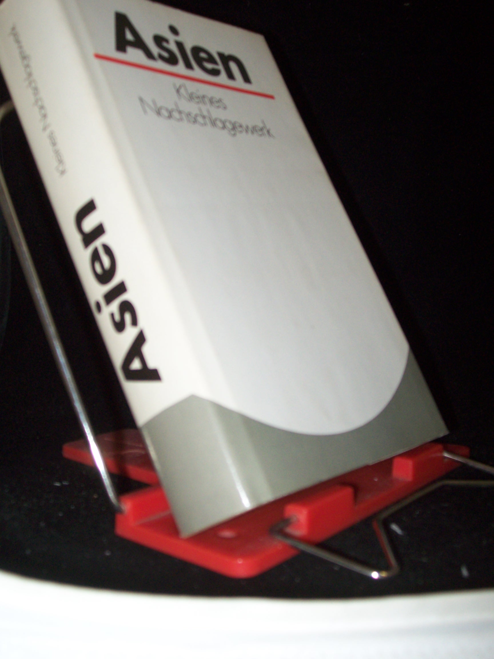 Artikelbild 1 des Artikels “Asien : kleines Nachschlagewerk / Hrsg.: Roland Felber ; Diethelm Weidemann. [An d. Erarb. dieses Buches waren beteiligt: Wolfgang Assmann...] “