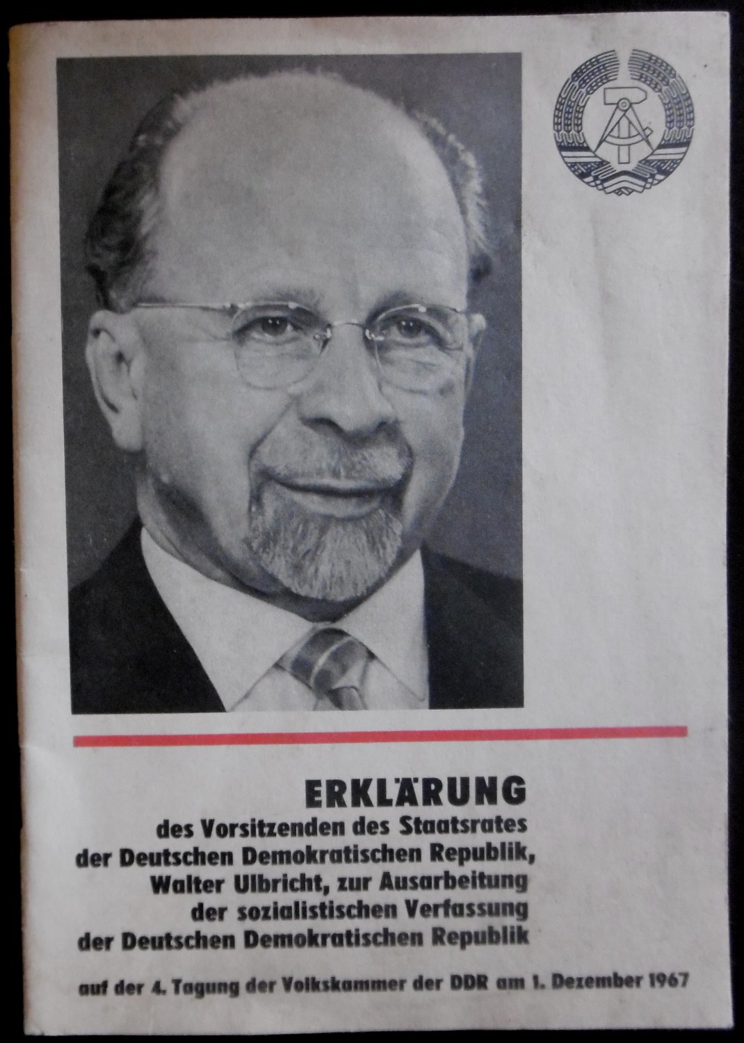 Artikelbild 1 des Artikels “Erklärung des Vorsitzenden des Staatsrates der Deutschen
Demokratischen Republik, Walter Ulbricht, zur Ausarbeitung der
sozialistischen Verfassung der Deutschen Demokratischen Republik auf
der 4. Tagung der Volkskammer der DDR am 1. Dezembe “