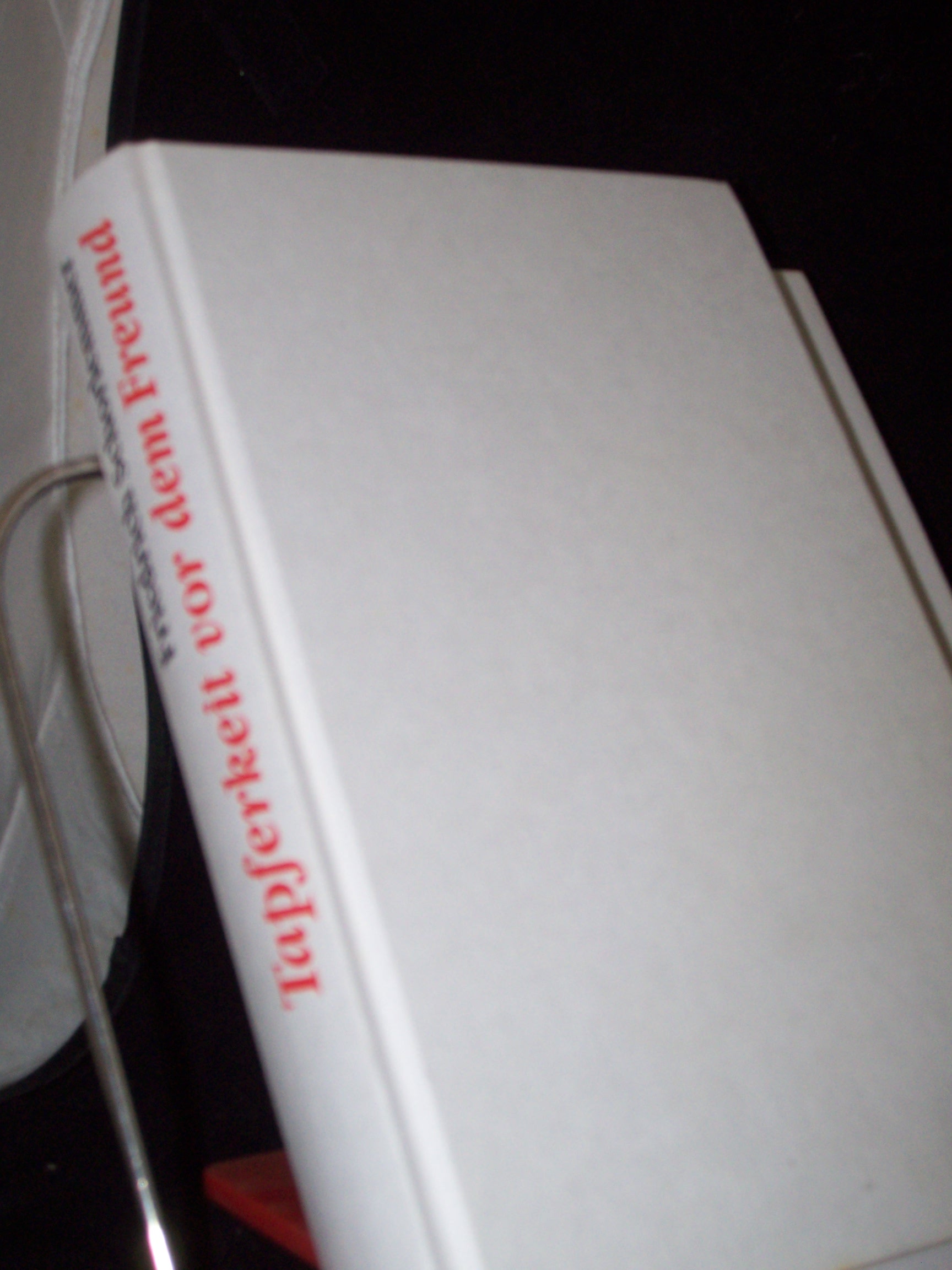 Artikelbild 1 des Artikels “Tapferkeit vor dem Freund : Wortmeldungen aus der Lutherstadt
Wittenberg / Friedrich Schorlemmer. [Ausgew., zsgest. und Vorw.:
Eberhard Reimann] “