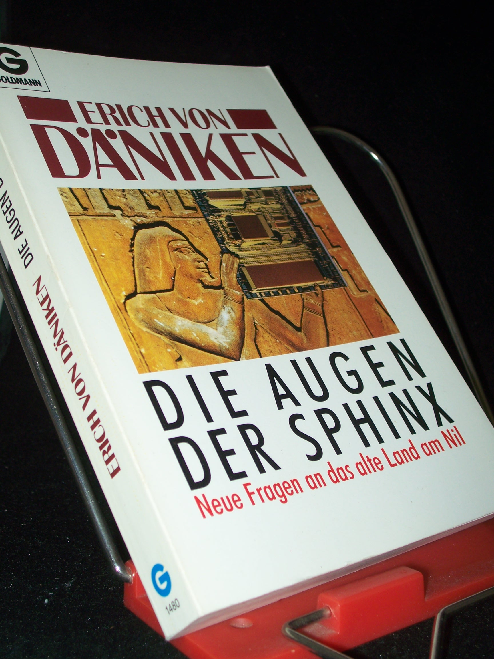 Artikelbild 1 des Artikels “Die Augen der Sphinx : neue Fragen an das alte Land am Nil / Erich von Däniken “